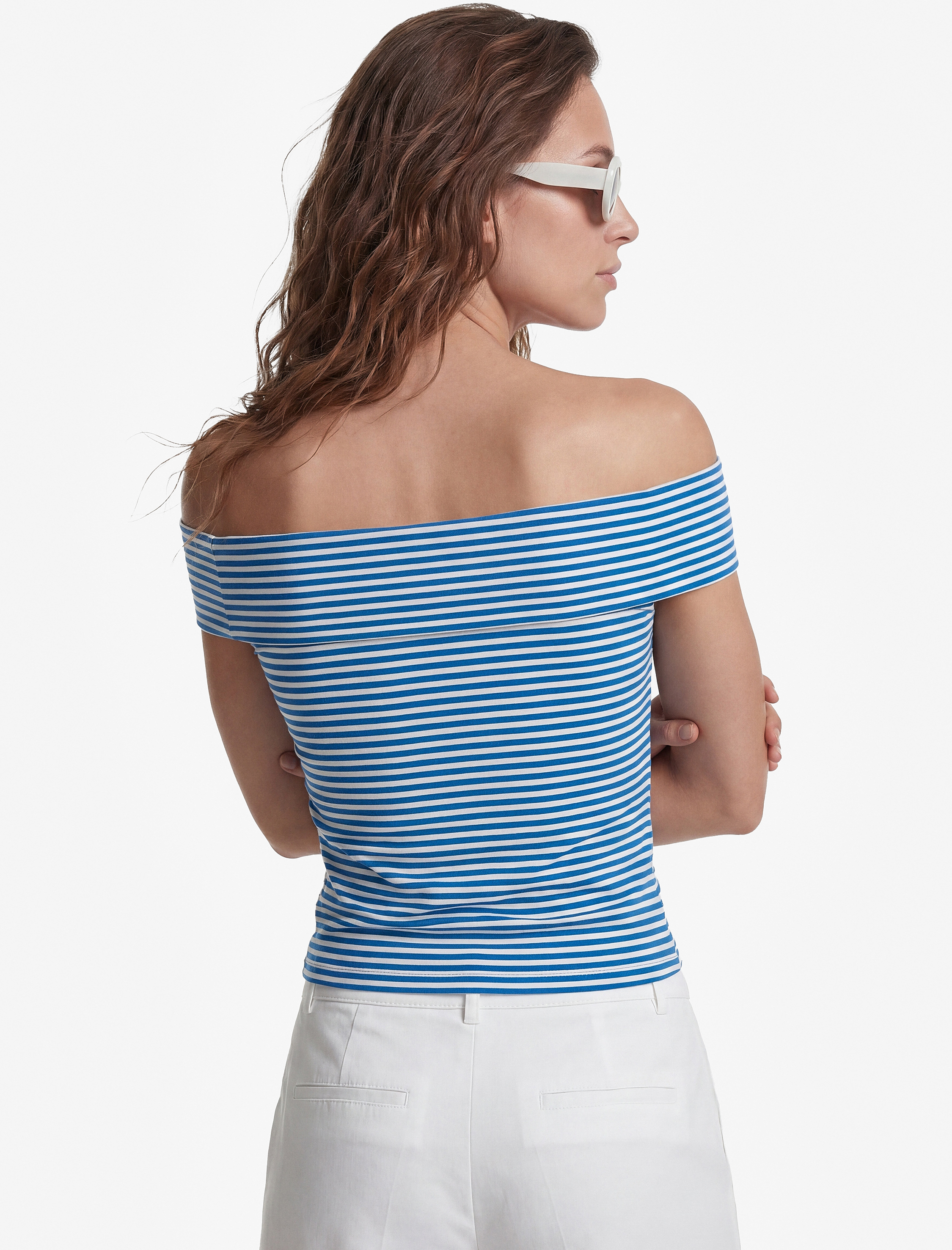   Koton X Sibil Çetinkaya - Slim Fit Drape Detaylı Çizgili Omzu Açık Bluz