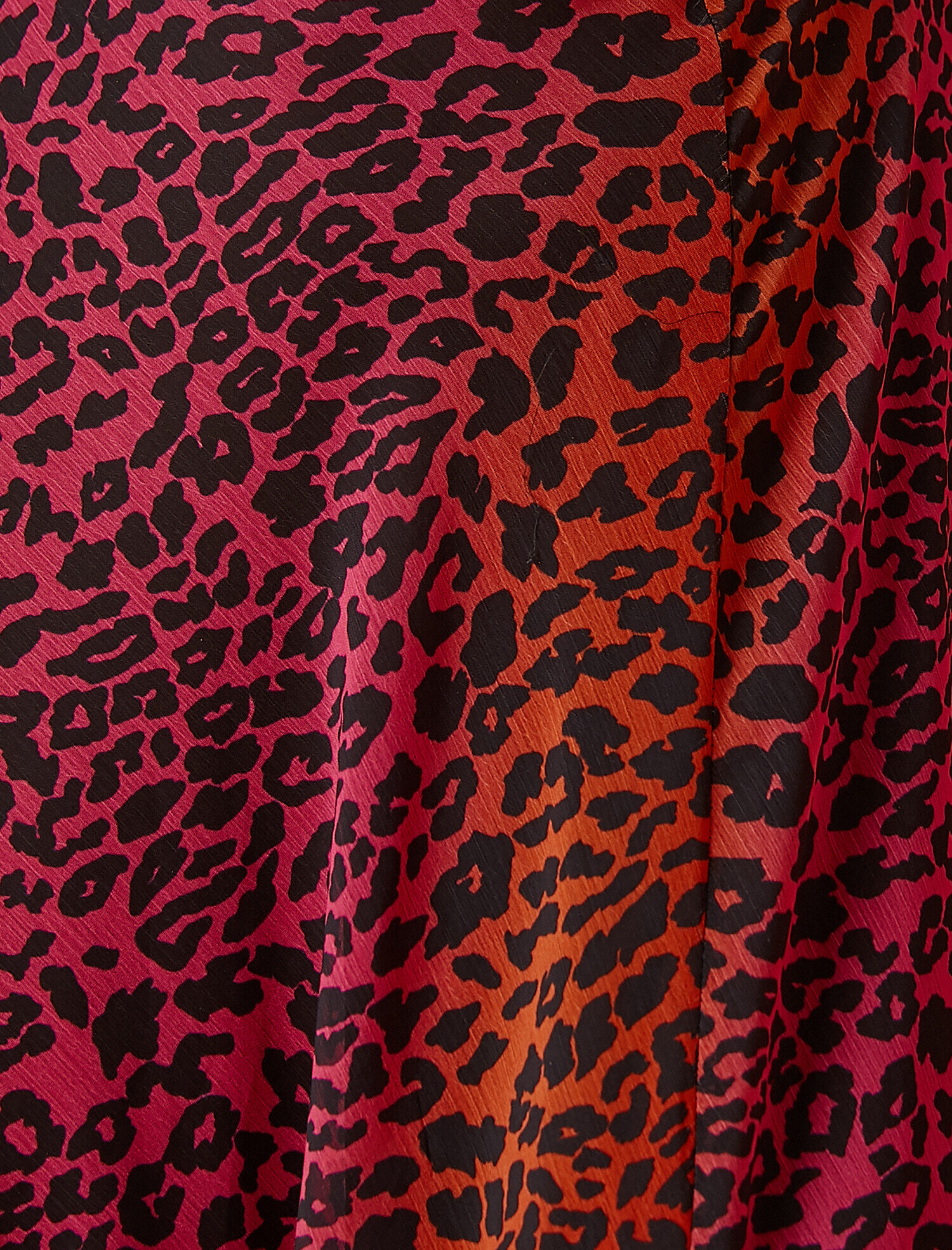   Boynu Metal Bağlamalı Leopar Desenli Pencere Detaylı Elbise