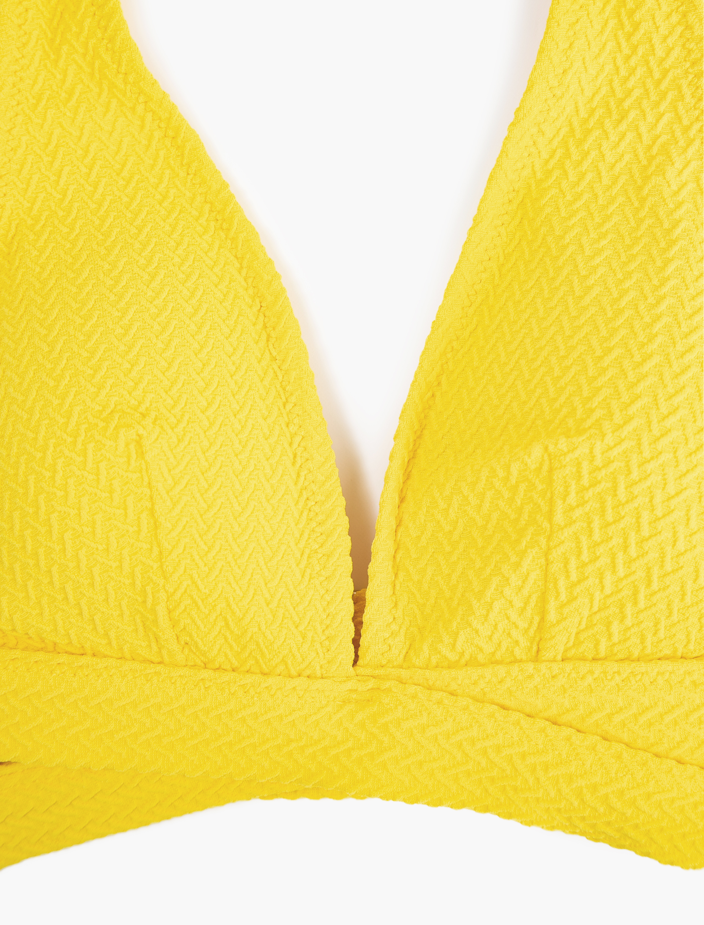   Üçgen Bikini Üstü Dokulu