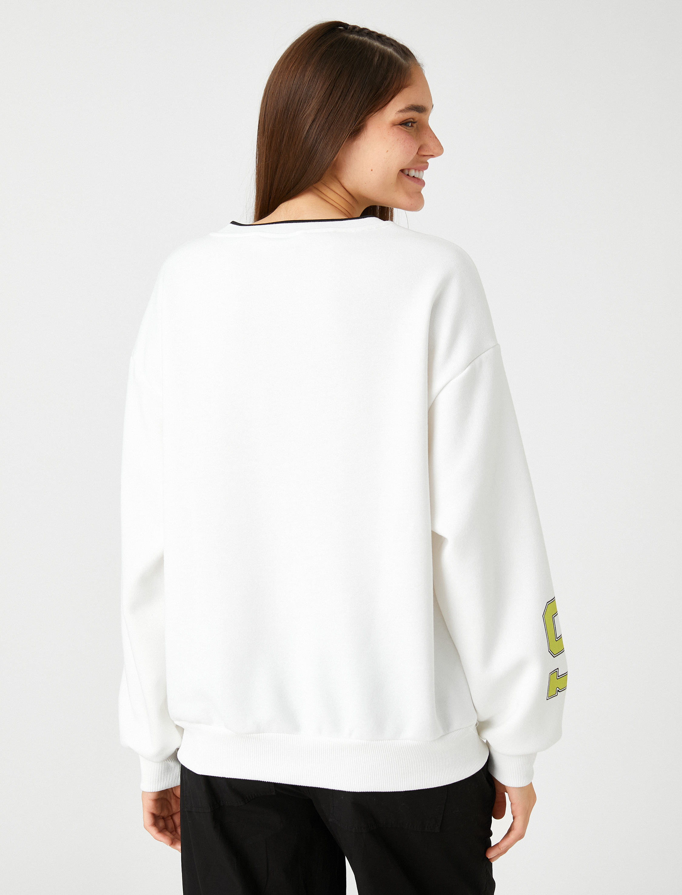   Şardonlu Snoopy Lisanslı Sweatshirt Oversize V Yaka Uzun Kollu
