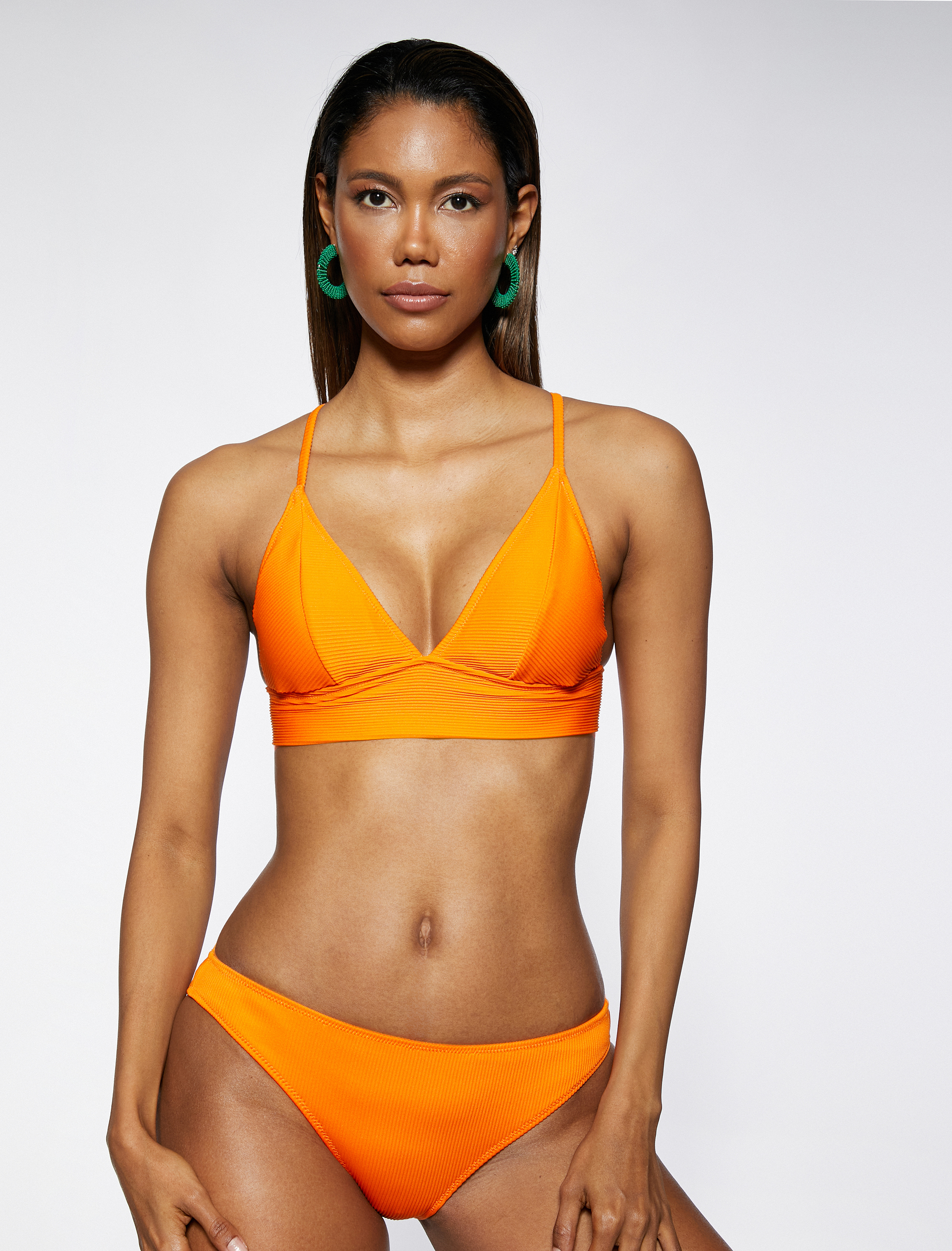   Üçgen Bikini Üstü Dokulu Kaplı Bağlama Detaylı