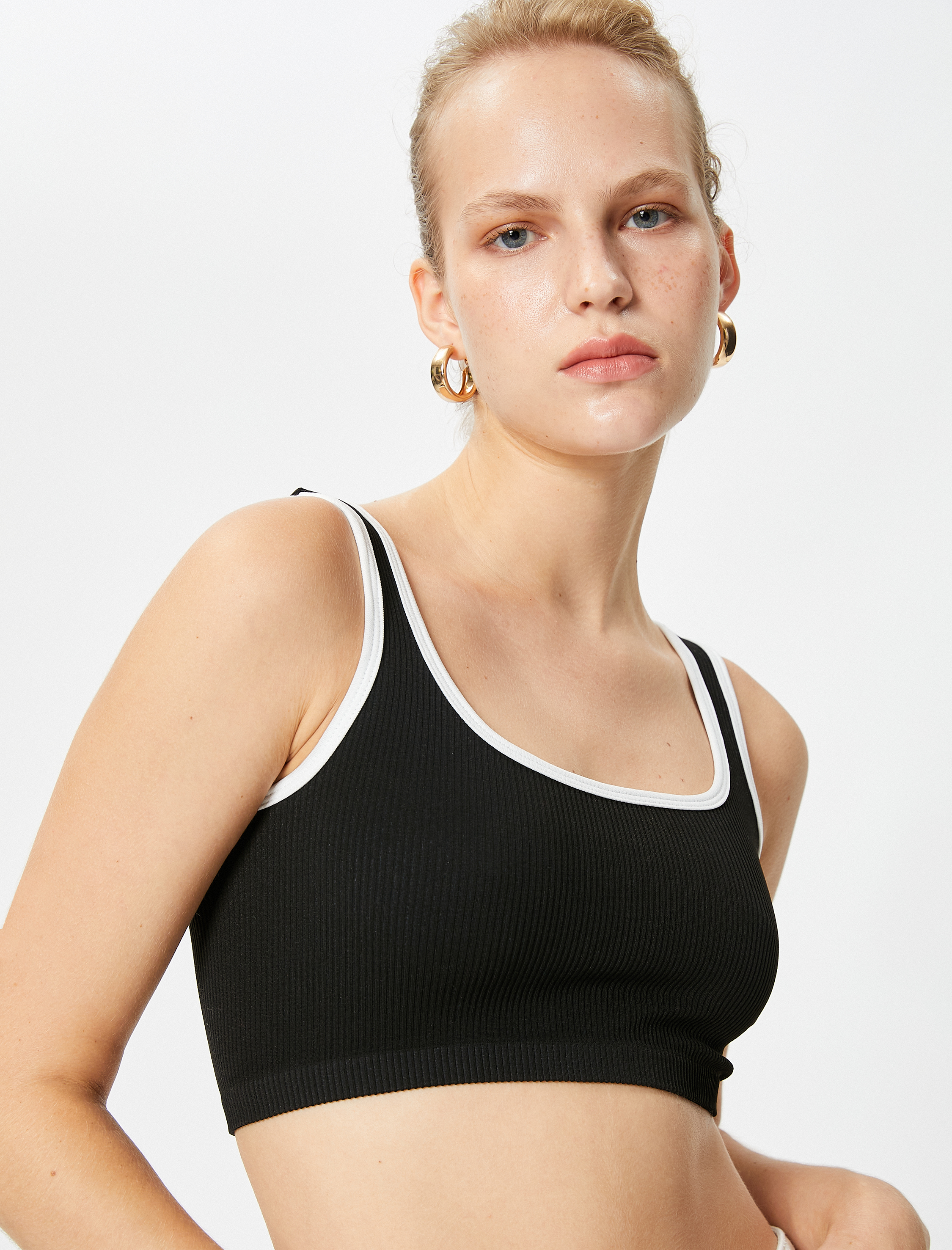   Crop Fitilli Atlet Biye Detaylı Askılı