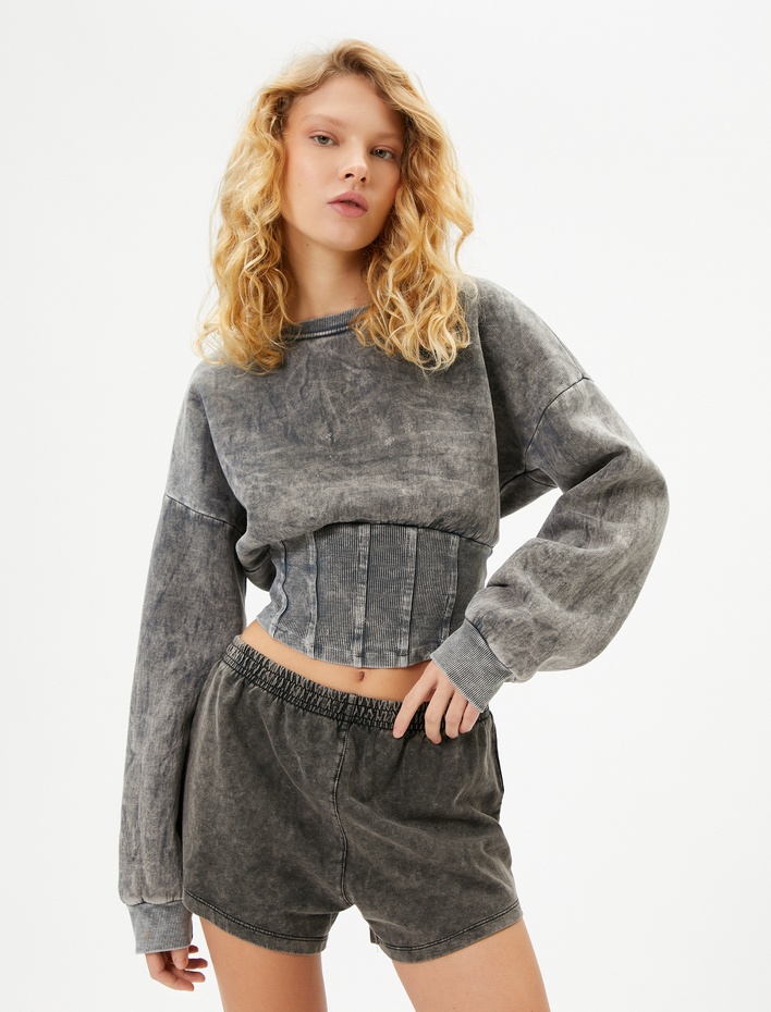  Şardonlu Korse Detaylı Soluk Efektli Crop Sweatshirt Uzun Kollu Bisiklet Yaka Slim Fit
