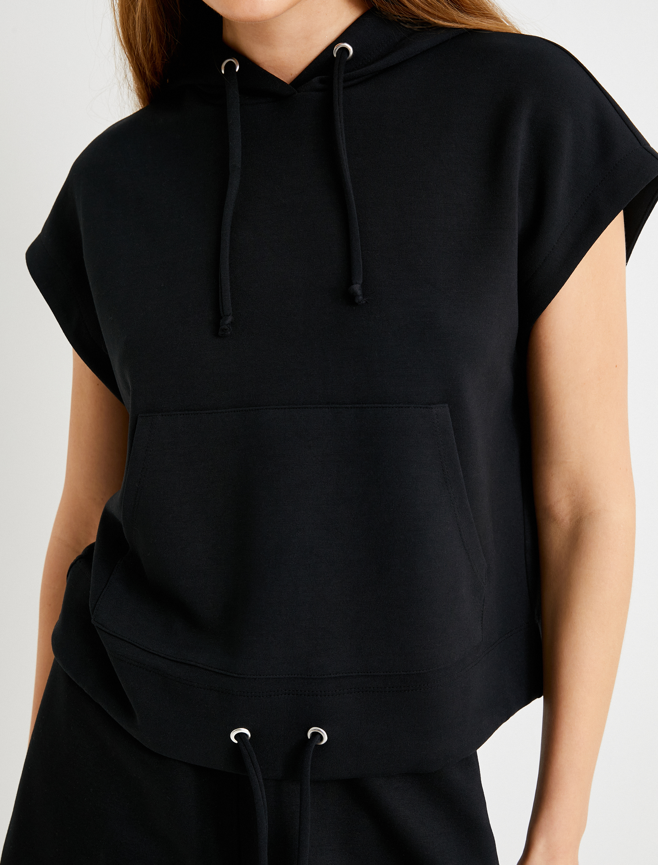   Kısa Kollu Spor Sweatshirt Kapüşonlu Beli Bağlama Detaylı Kanguru Cepli Modal Kumaş