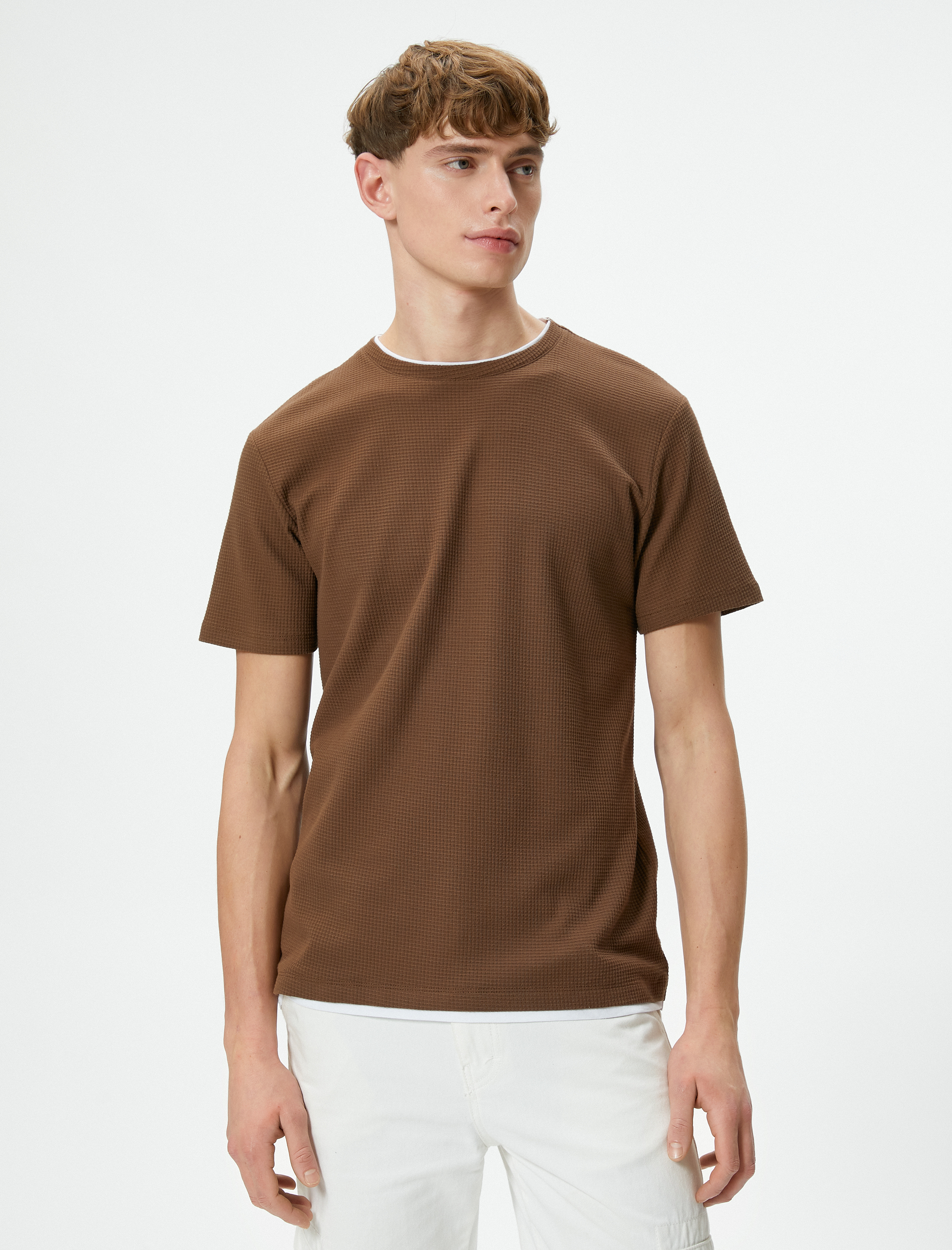   Basic Tişört Kumaş Detaylı Bisiklet Yaka Slim Fit Dokulu
