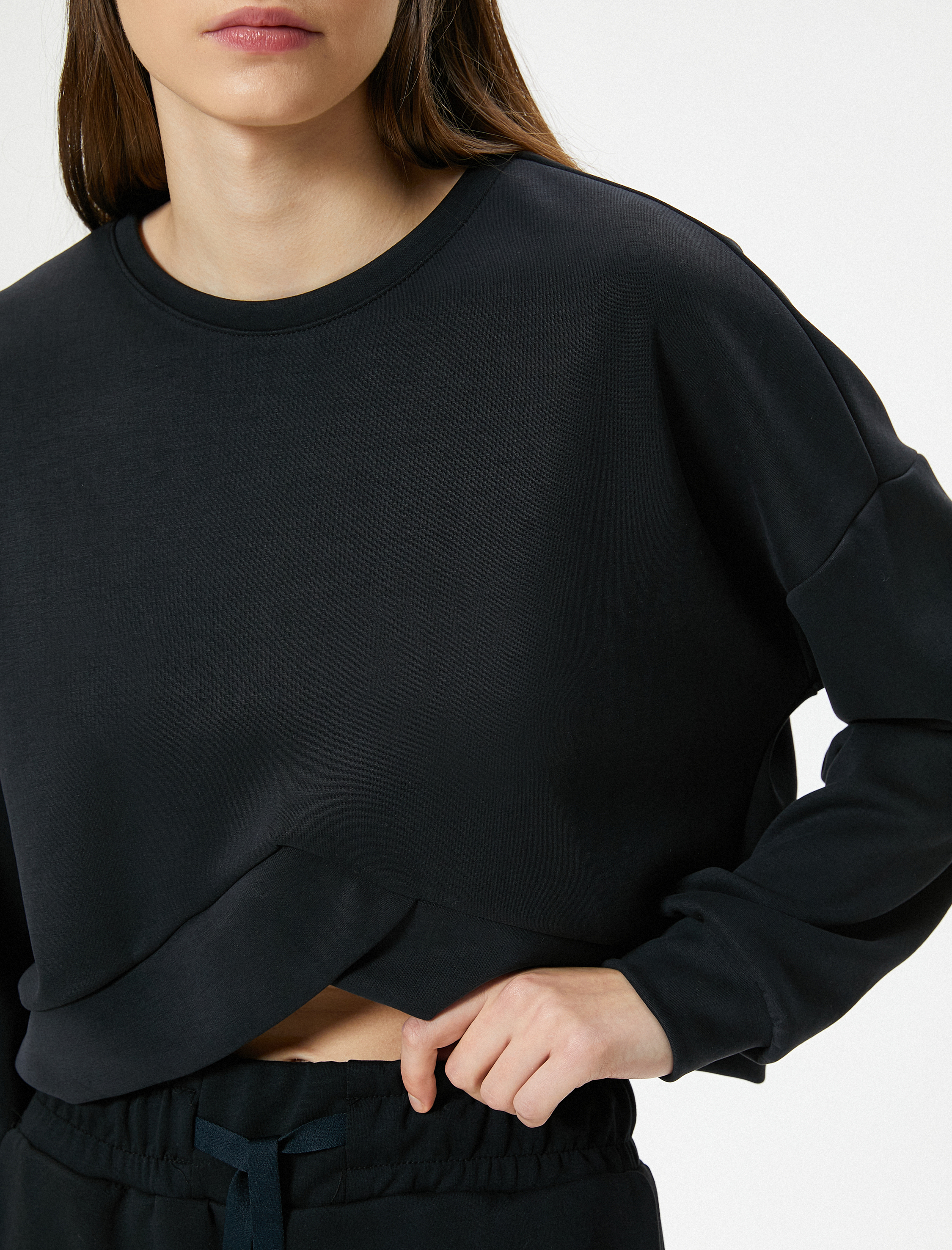   Modal Kumaş Crop Spor Sweatshirt Asimetrik Kesim Bisiklet Yaka Uzun Kollu
