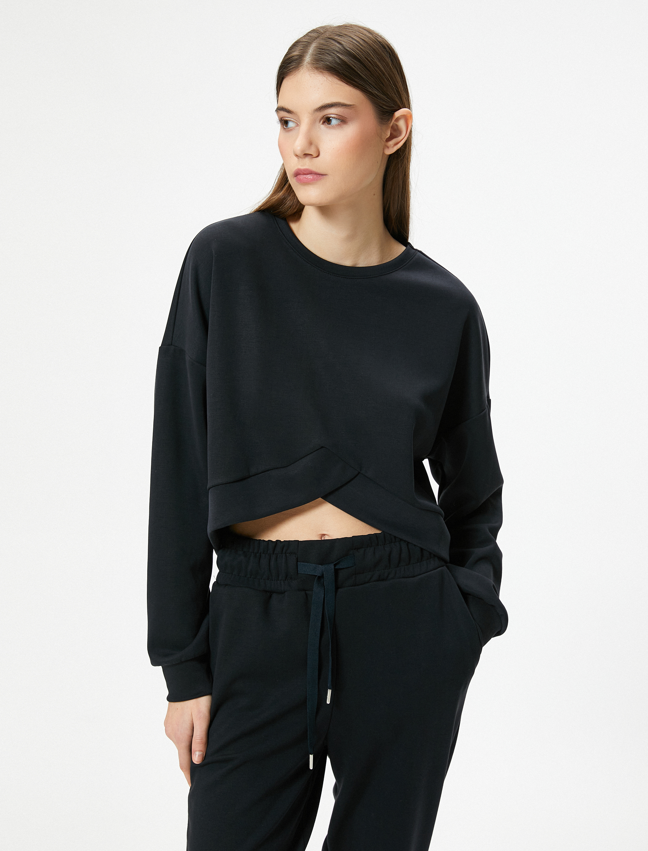   Modal Kumaş Crop Spor Sweatshirt Asimetrik Kesim Bisiklet Yaka Uzun Kollu