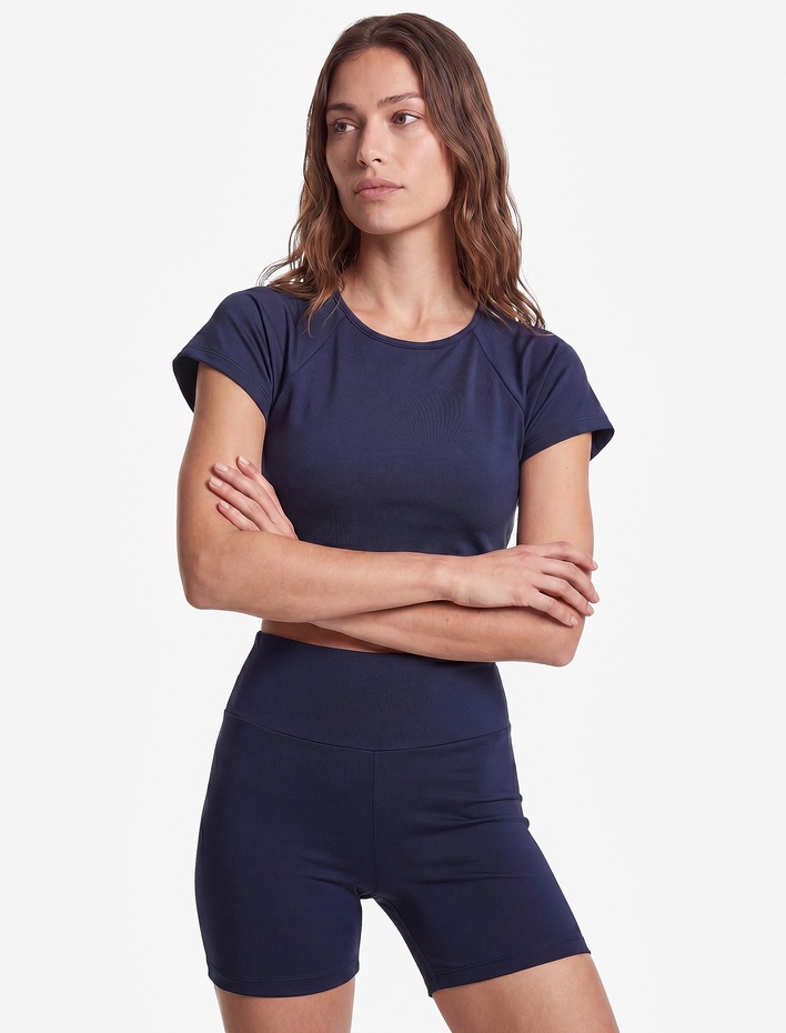  Slim Fit Bağlama Detaylı Crop Spor Tişört