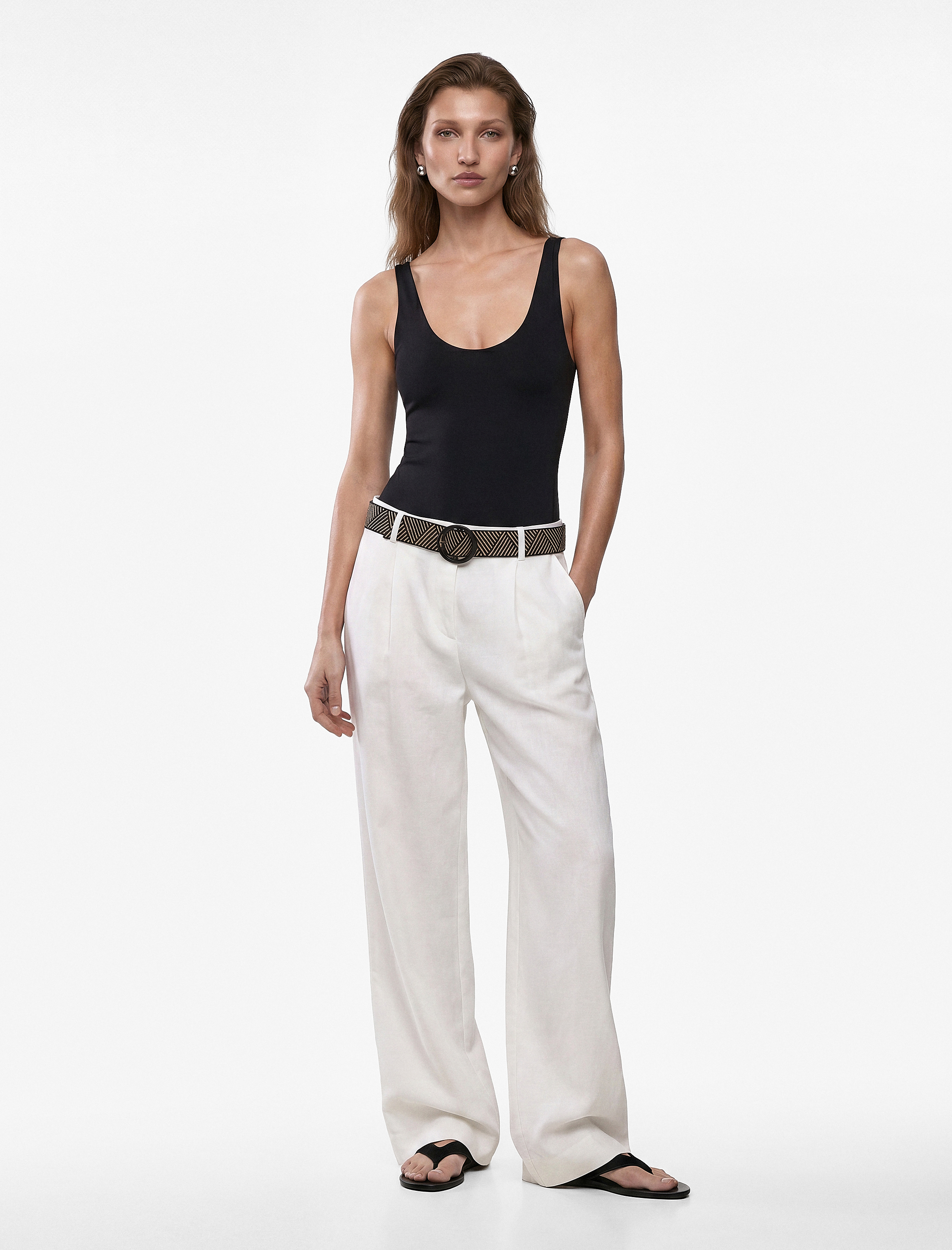   Slim Fit U Yaka Kalın Askılı Bodysuit