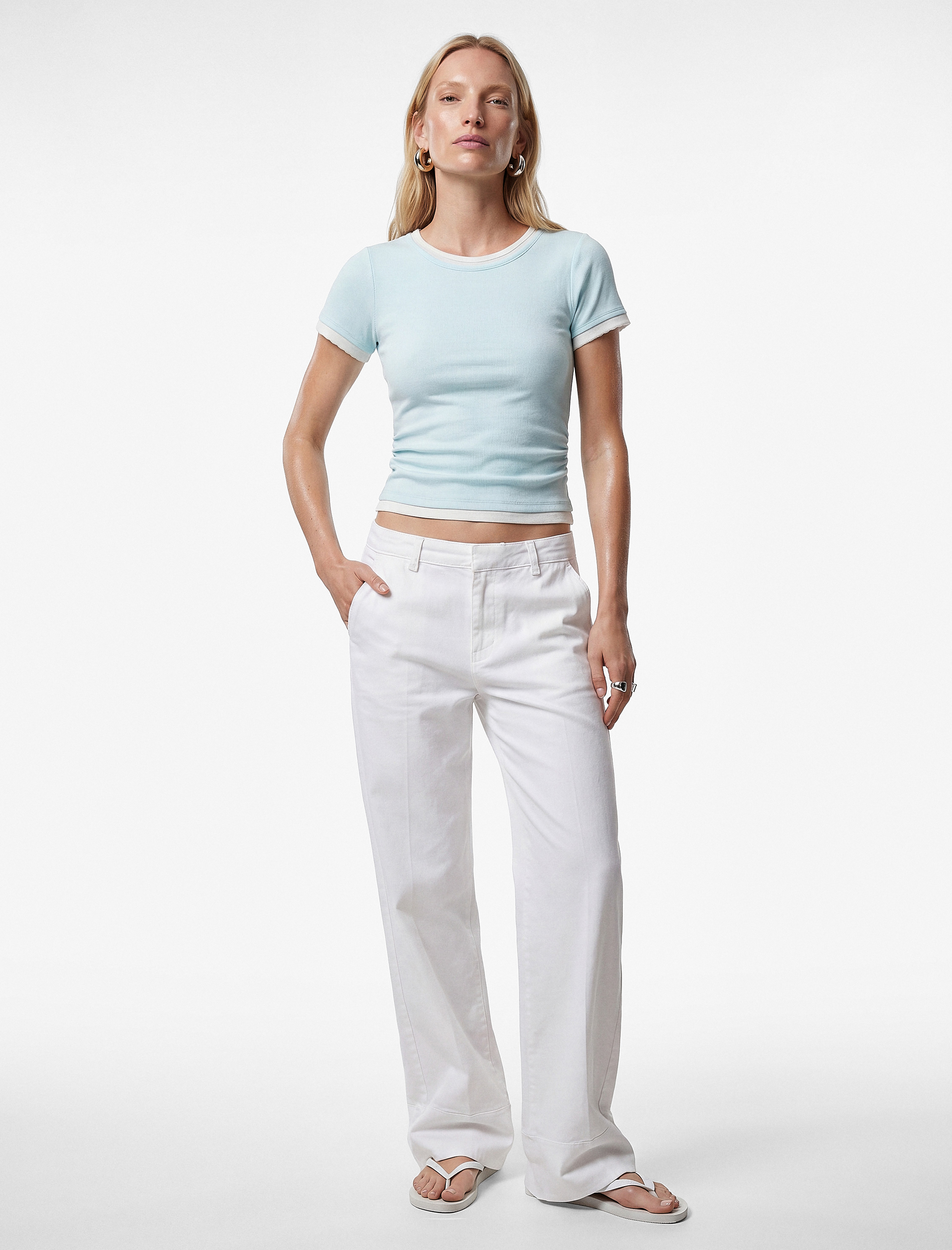   Slim Fit Bisiklet Yaka Kısa Kollu Katmanlı Dantel Detaylı Tişört