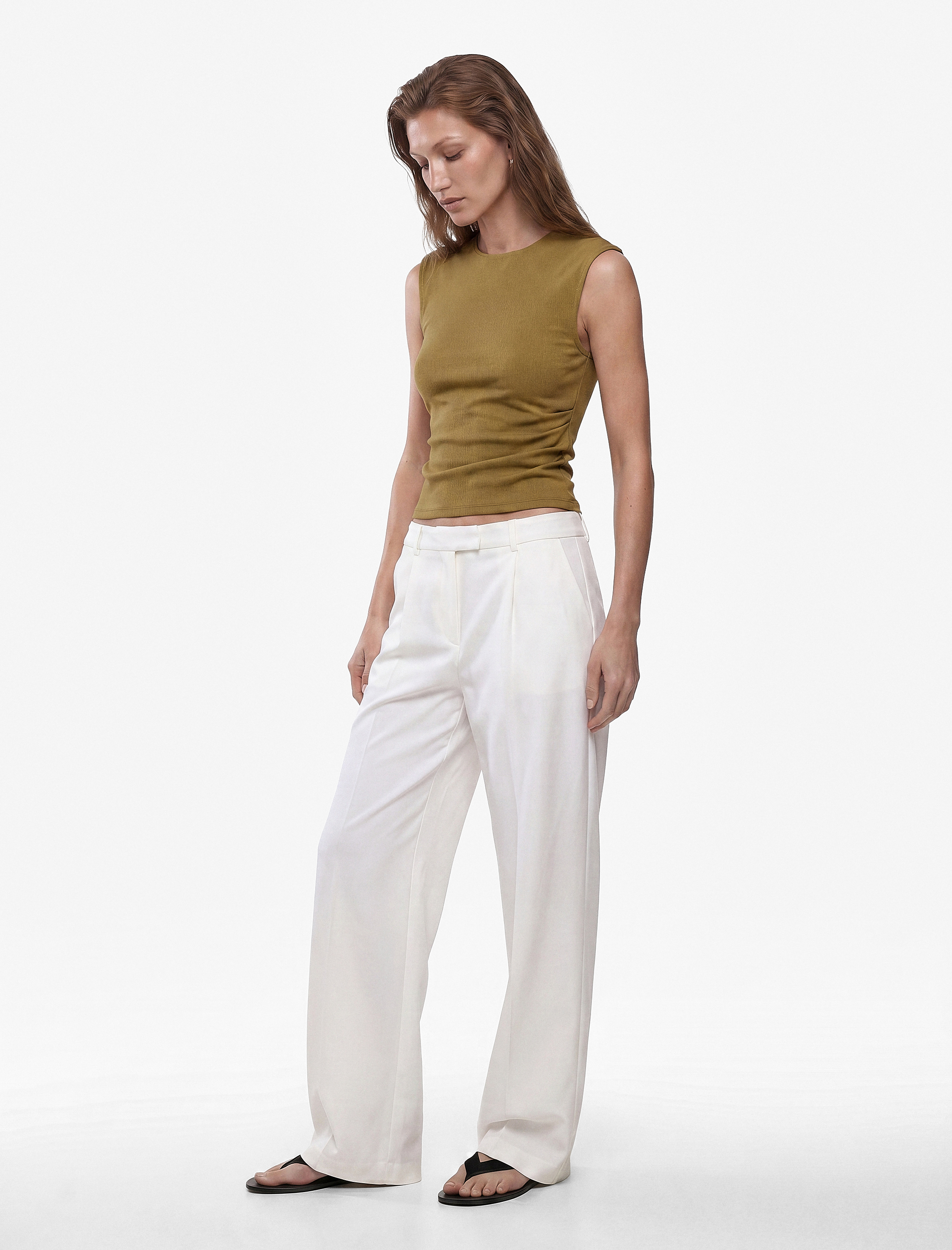   Modal Kumaş Slim Fit Drape Detaylı Bisiklet Yaka Kolsuz Fitilli Bluz