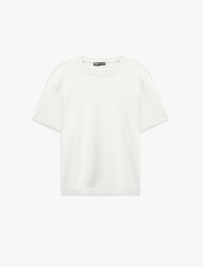  Pamuklu Bisiklet Yaka Kısa Kollu Basic Oversize Tişört