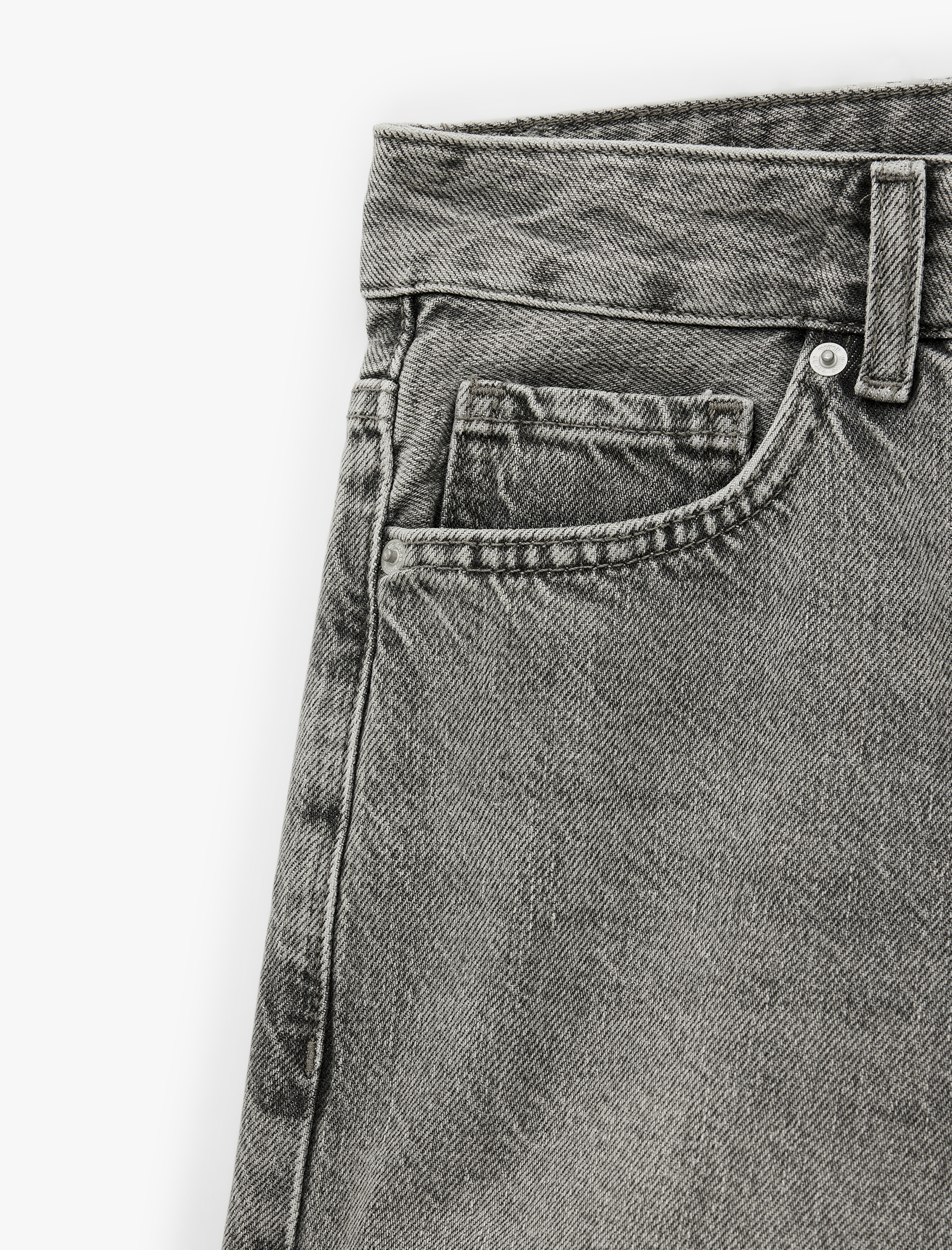   Pamuklu Regular Fit Cepli Düğmeli Yıkamalı Mini Denim Şort