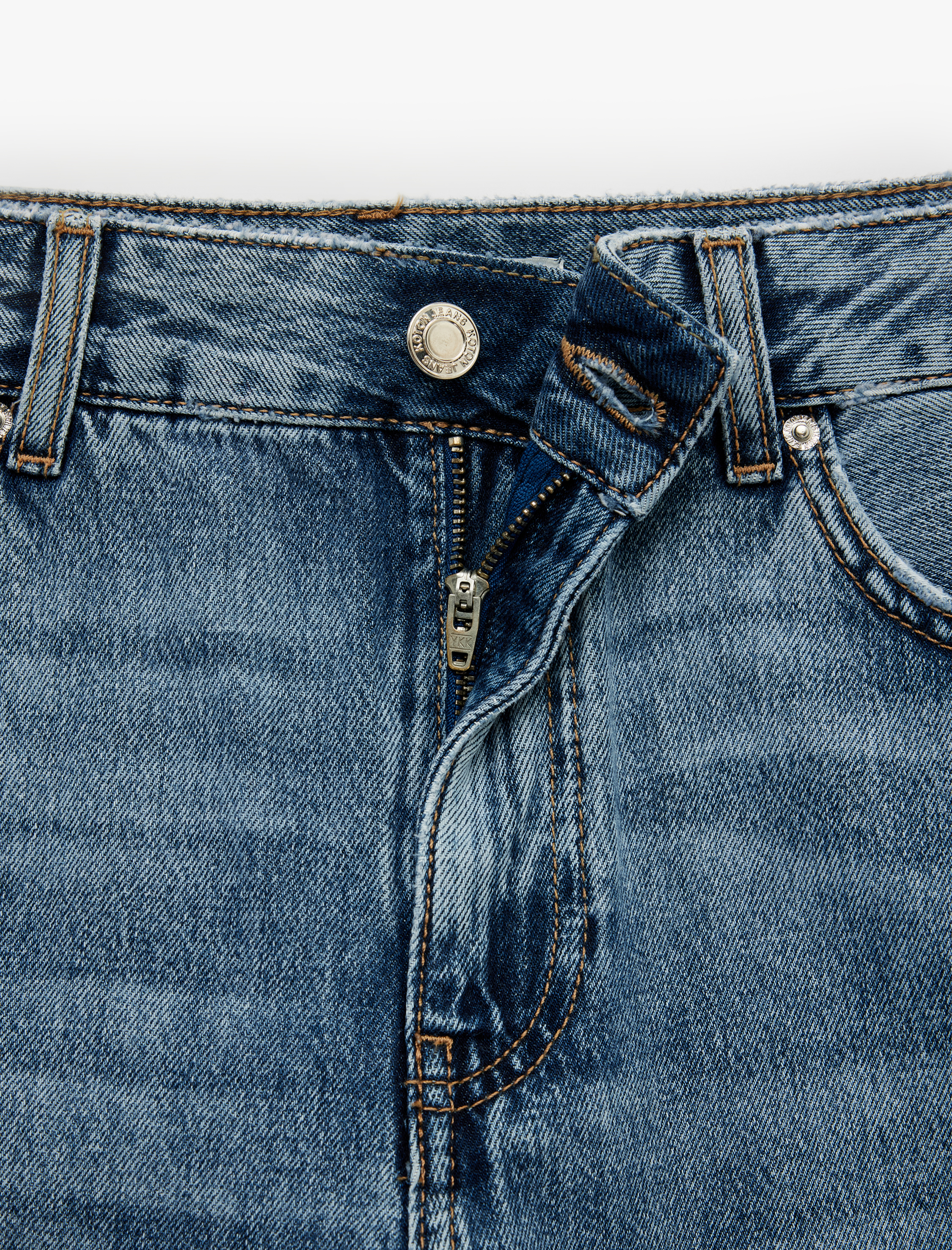   Yıpratma Detaylı Düğmeli Cepli Pamuklu Denim Bermuda Jort Şort