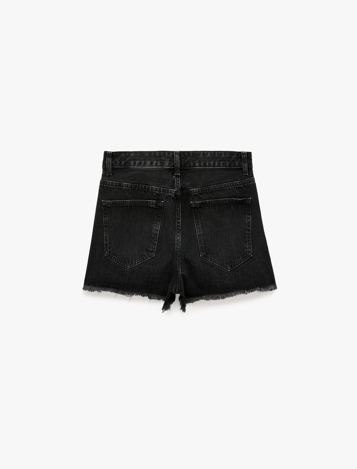 Yıpratma Detaylı Pamuklu Cepli Düğmeli Mini Denim Şort
