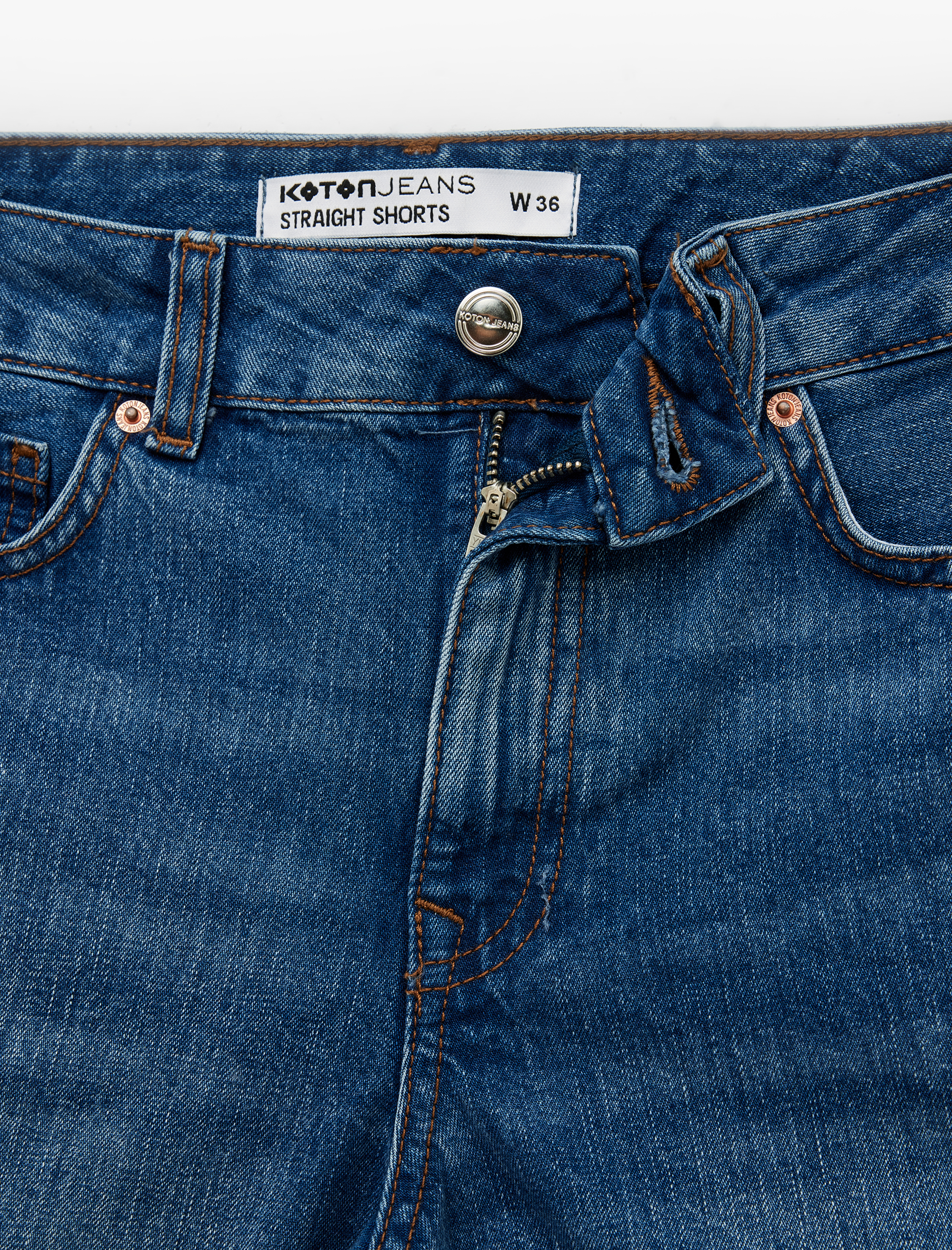   Pamuklu Düğmeli Normal Bel Katlı Paça Mini Denim Şort