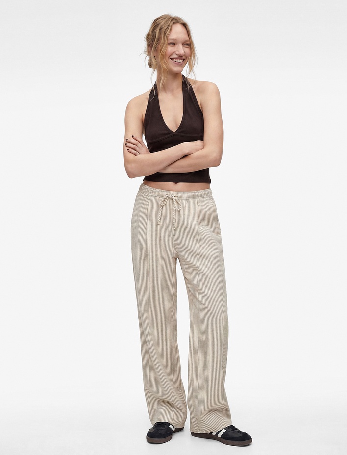 Pamuklu Dikiş Detaylı Kolsuz Slim Fit Crop Halter Yaka Bluz
