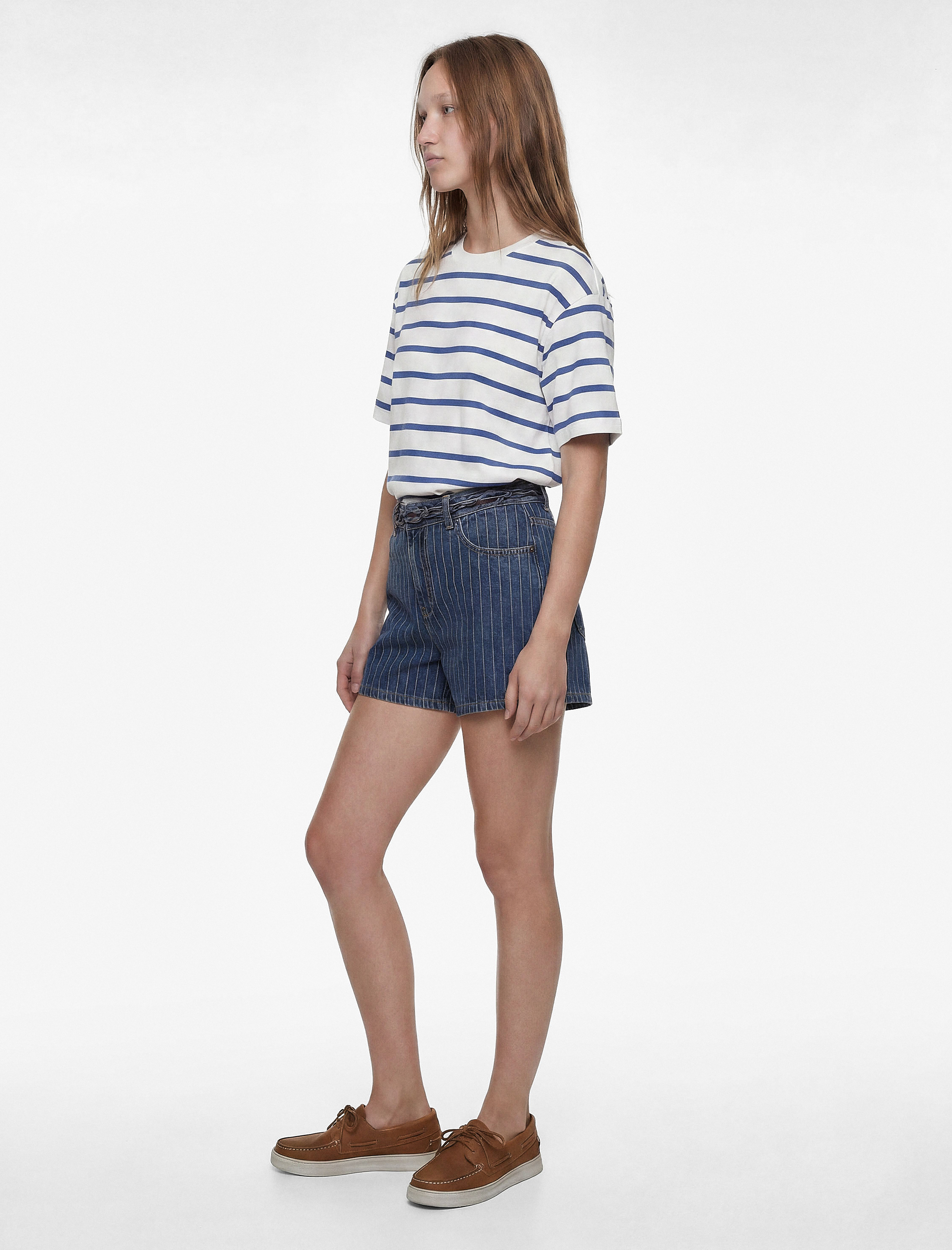   Kemer Detaylı Çizgili Regular Fit Pamuklu Mini Denim Şort
