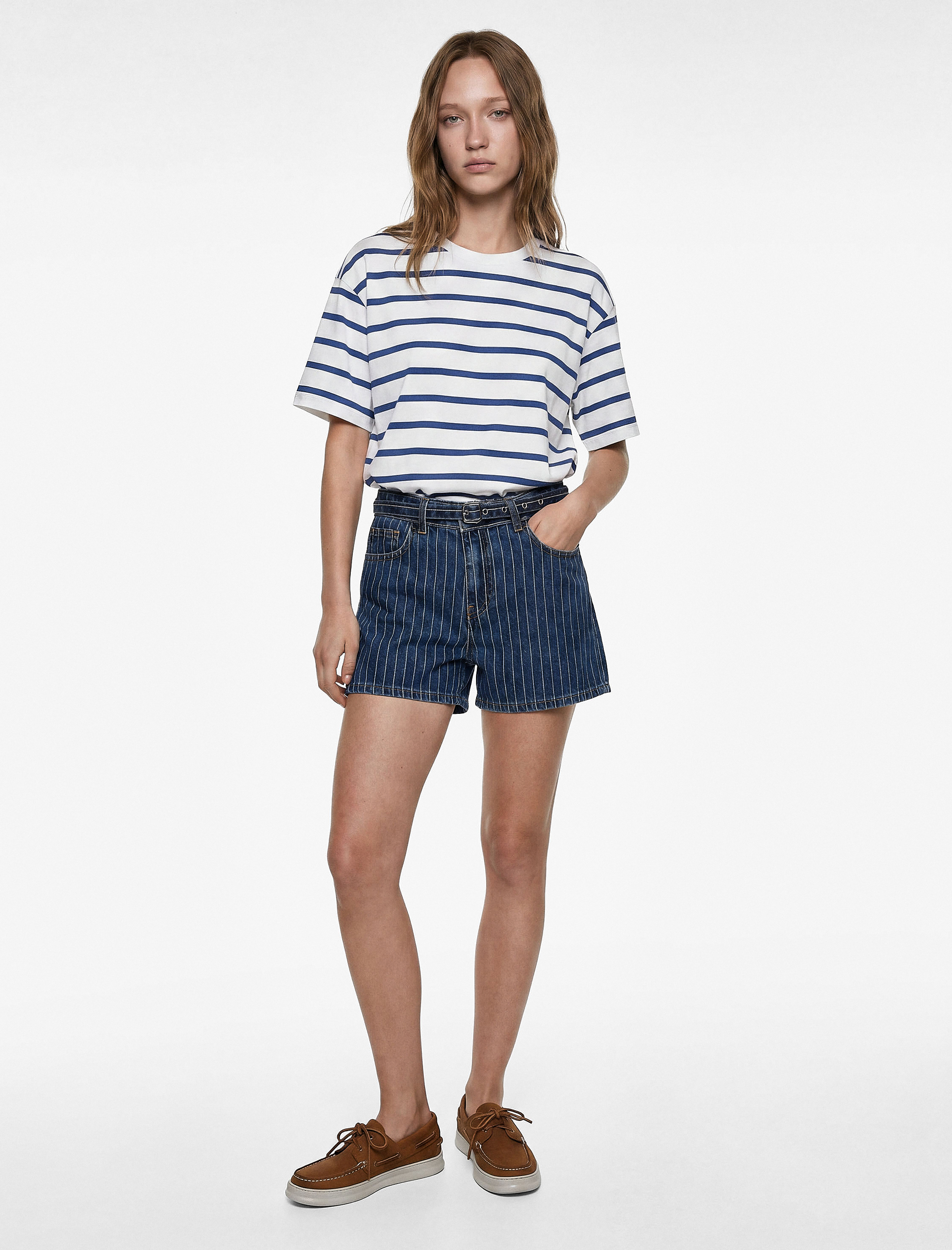   Kemer Detaylı Çizgili Regular Fit Pamuklu Mini Denim Şort