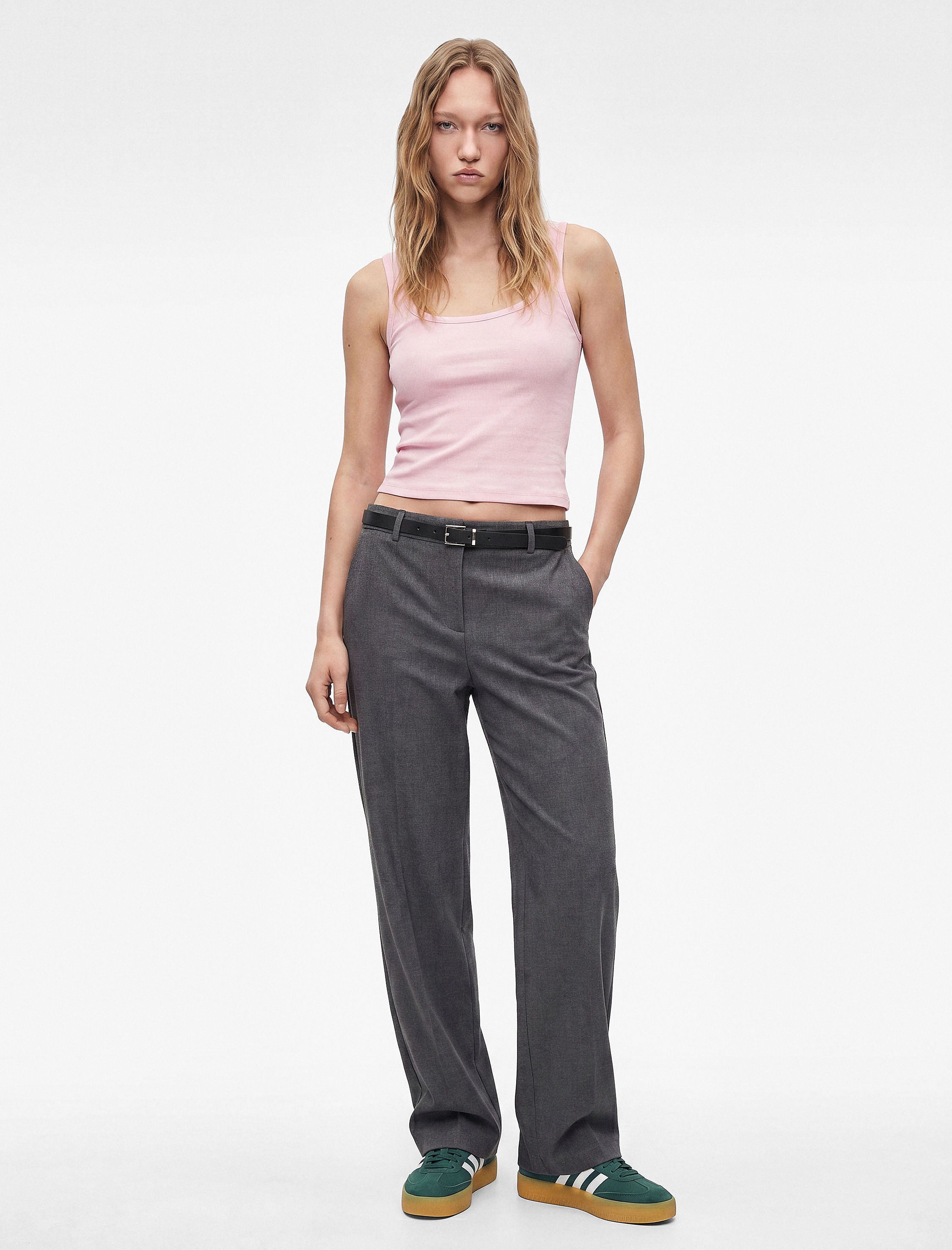   Modal Karışımlı Slim Fit Kare Yaka Kolsuz Bluz