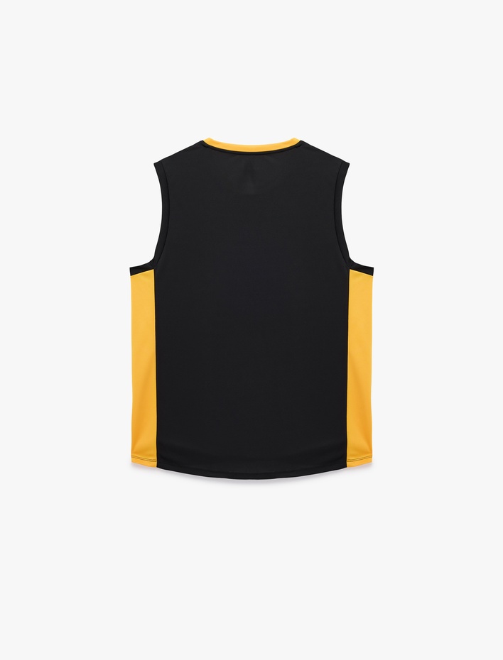 Regular Fit Kolsuz Renk Bloklu Bisiklet Yaka Baskılı Spor Atlet