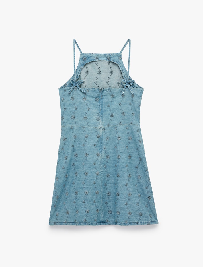  Pamuklu Kolsuz Halter Yaka Brodeli Mini Denim Elbise