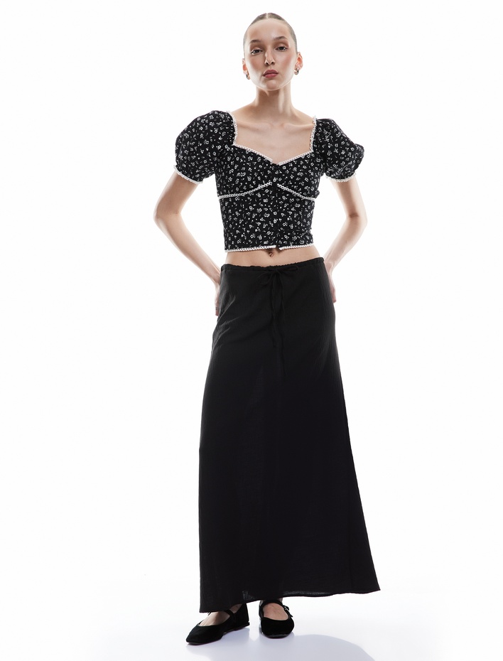  Kalp Yaka Kısa Balon Kollu Çiçekli Crop Bluz