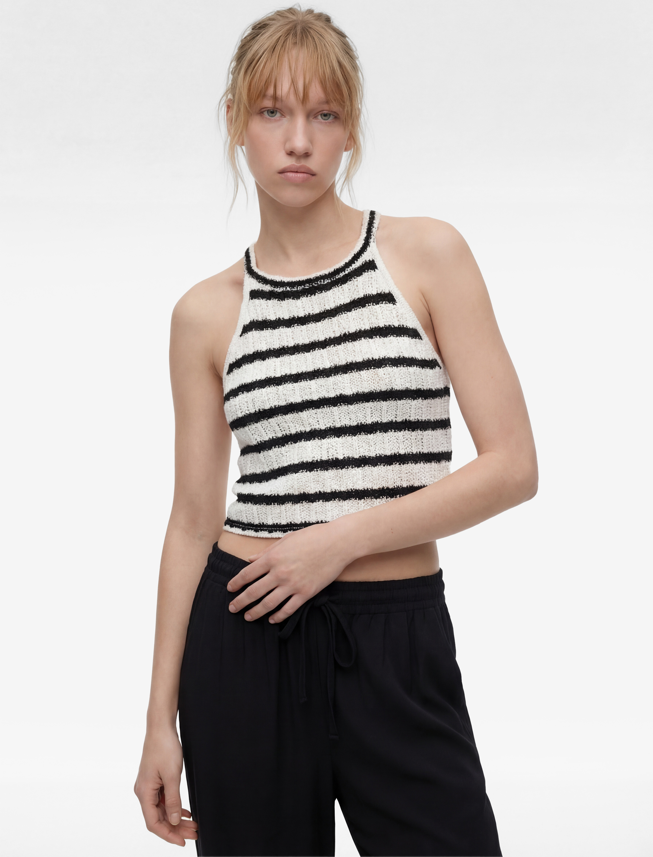   Halter Yaka Kolsuz Kroşe Crop Bluz