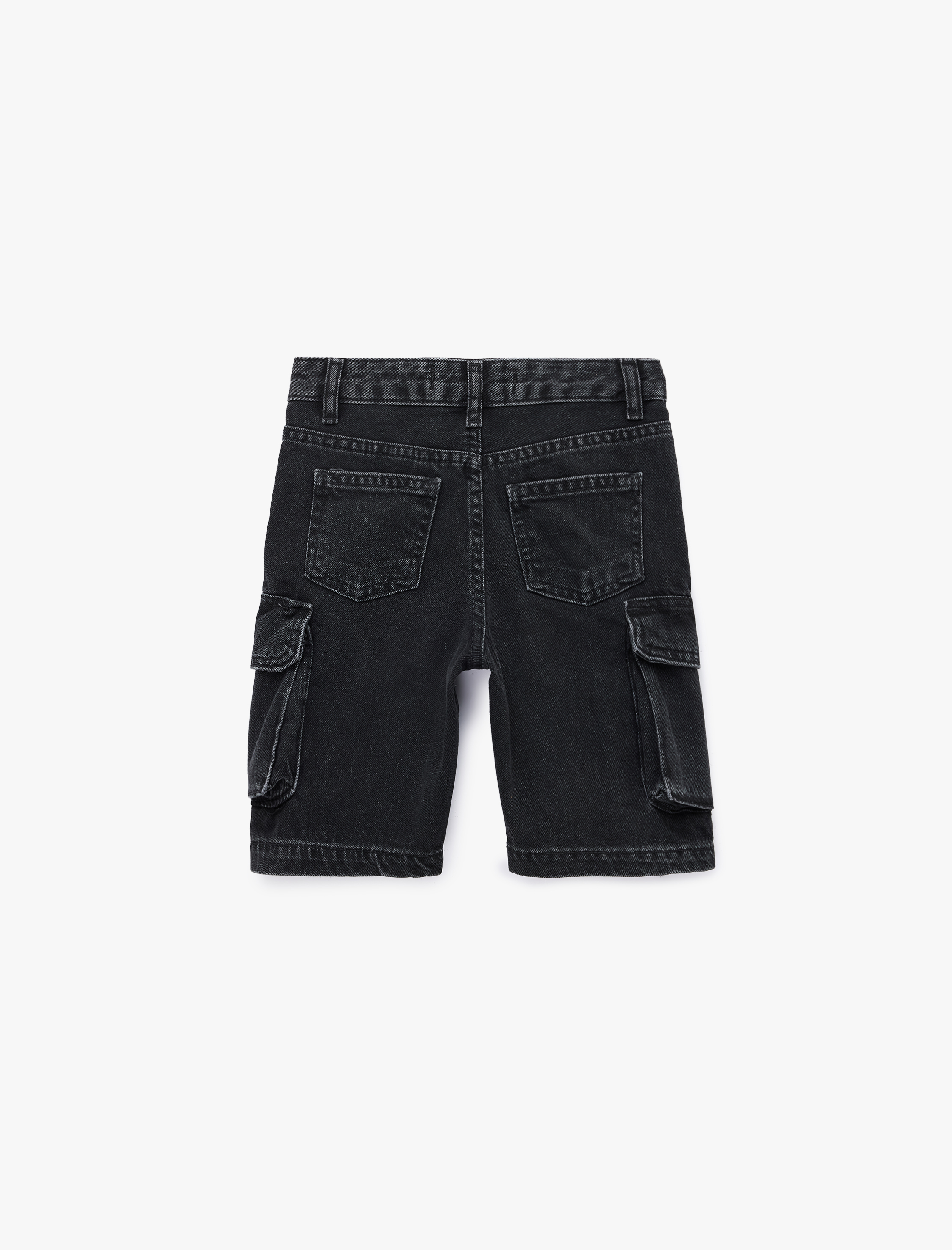  Erkek Çocuk Kapaklı Cep Detaylı Pamuklu Oversize Kargo Denim Şort