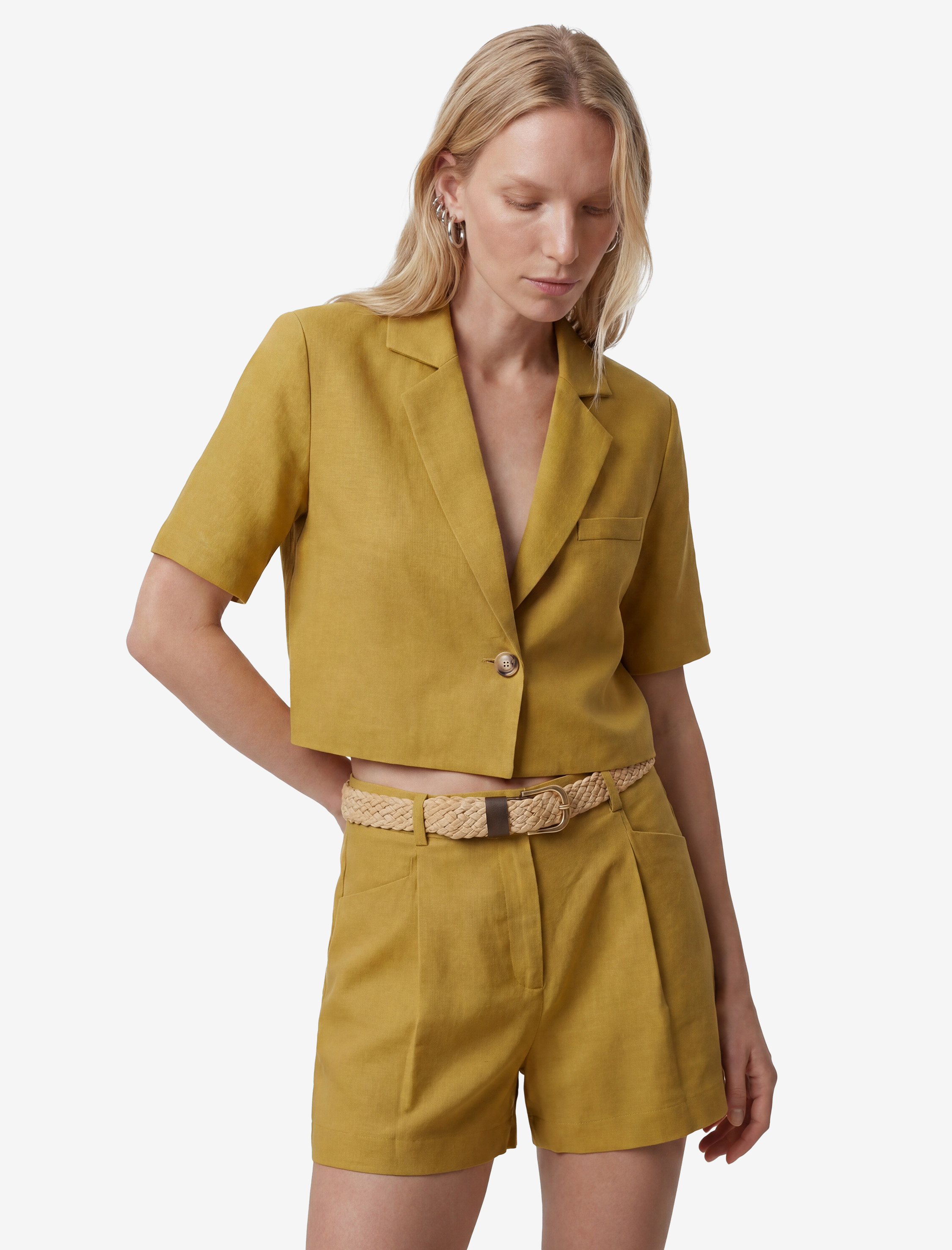   Kısa Kollu Geniş Yaka Düğmeli Keten Karışımlı Crop Blazer Ceket