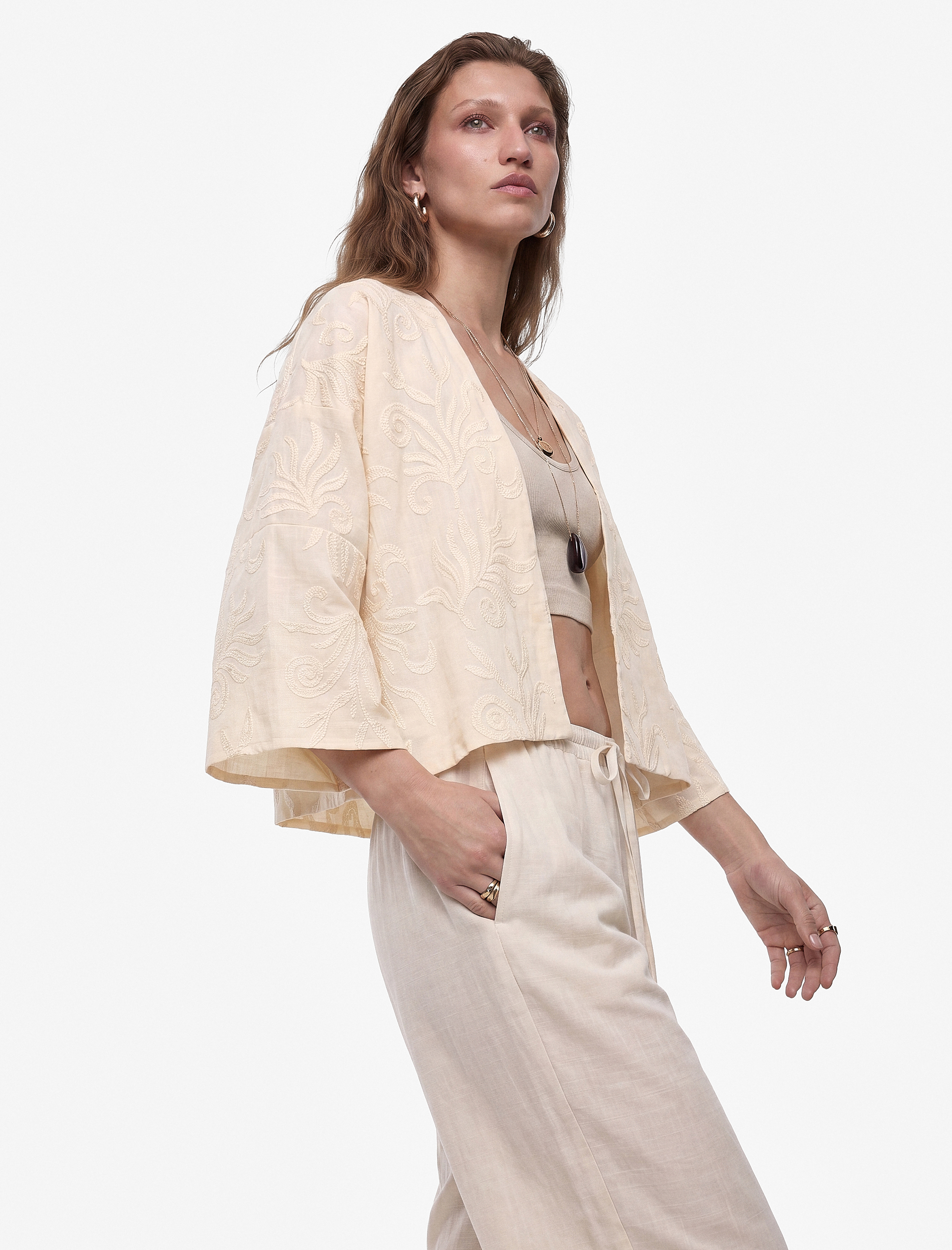   Koton X Melis Ağazat - Pamuklu Floral Dokulu İşlemeli Kısa Kimono
