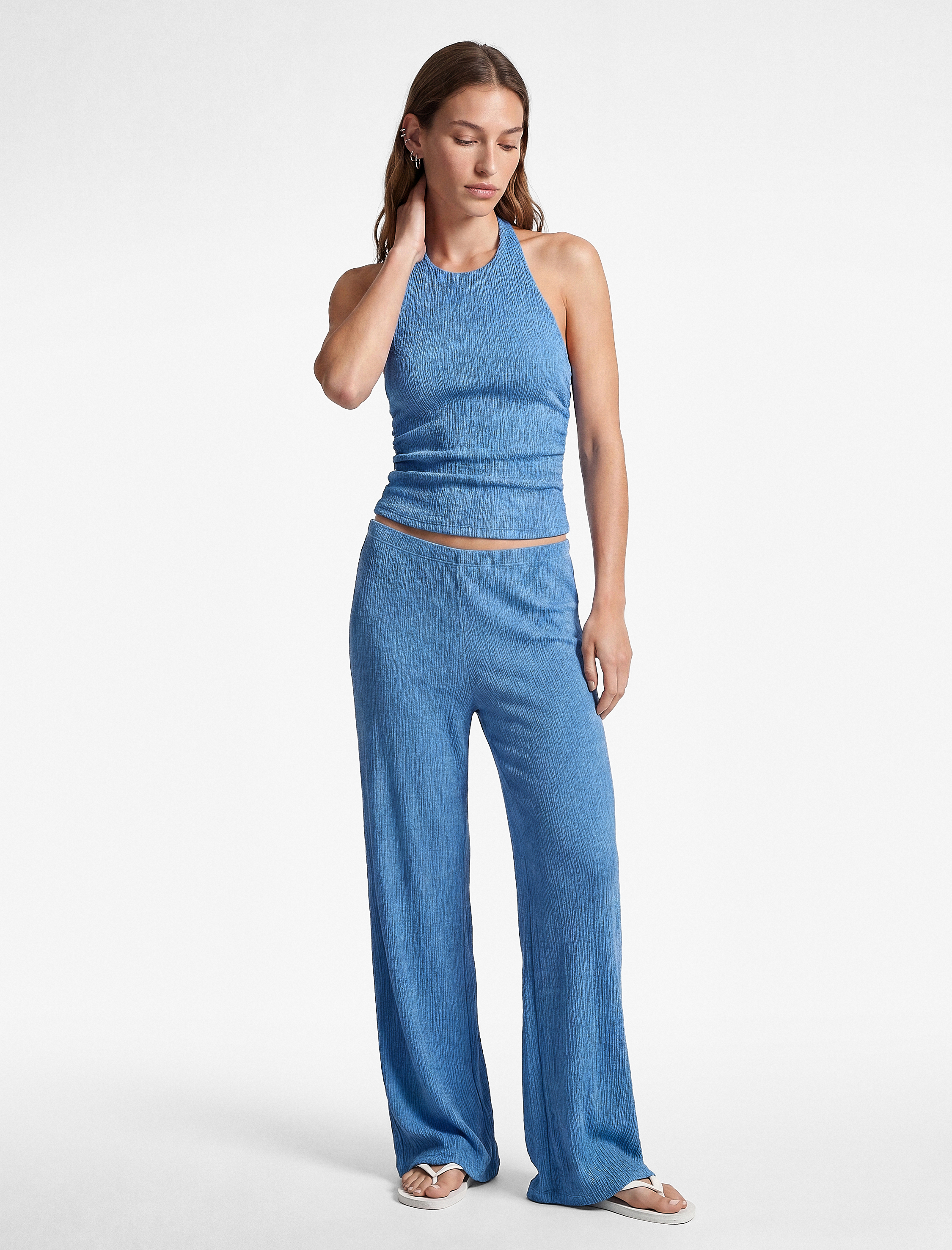   Koton X Sibil Çetinkaya - Bürümcük Kumaş Sırt Dekolteli Degaje Halter Yaka Bluz