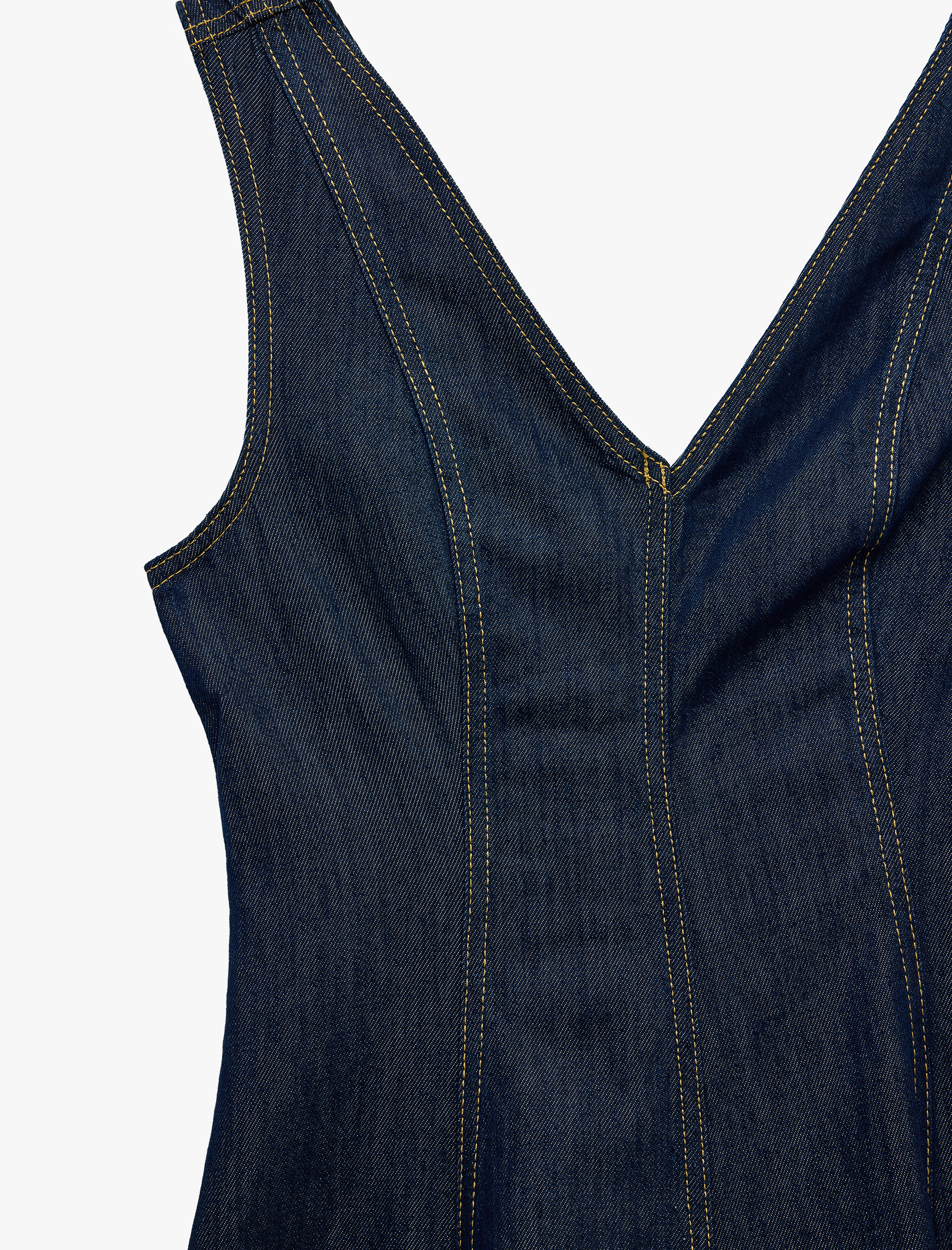   Dikiş Detaylı Volanlı Rahat Kalıp V Yaka Kolsuz Uzun Denim Elbise