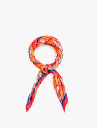 Pileli Saten Çiçek Desenli Kare Fular Bandana