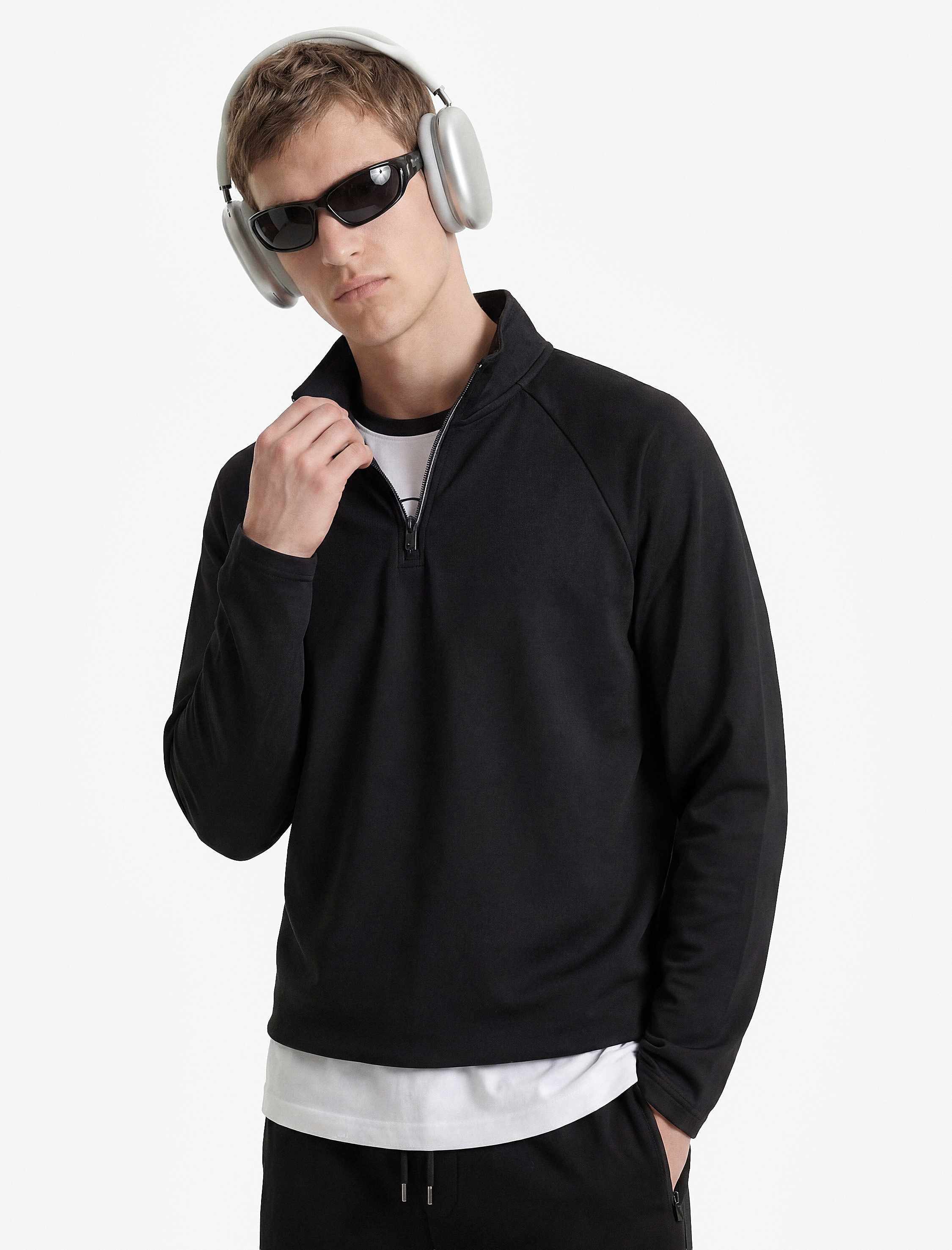   Uzun Kollu Dik Yaka Yarım Fermuarlı Spor Sweatshirt