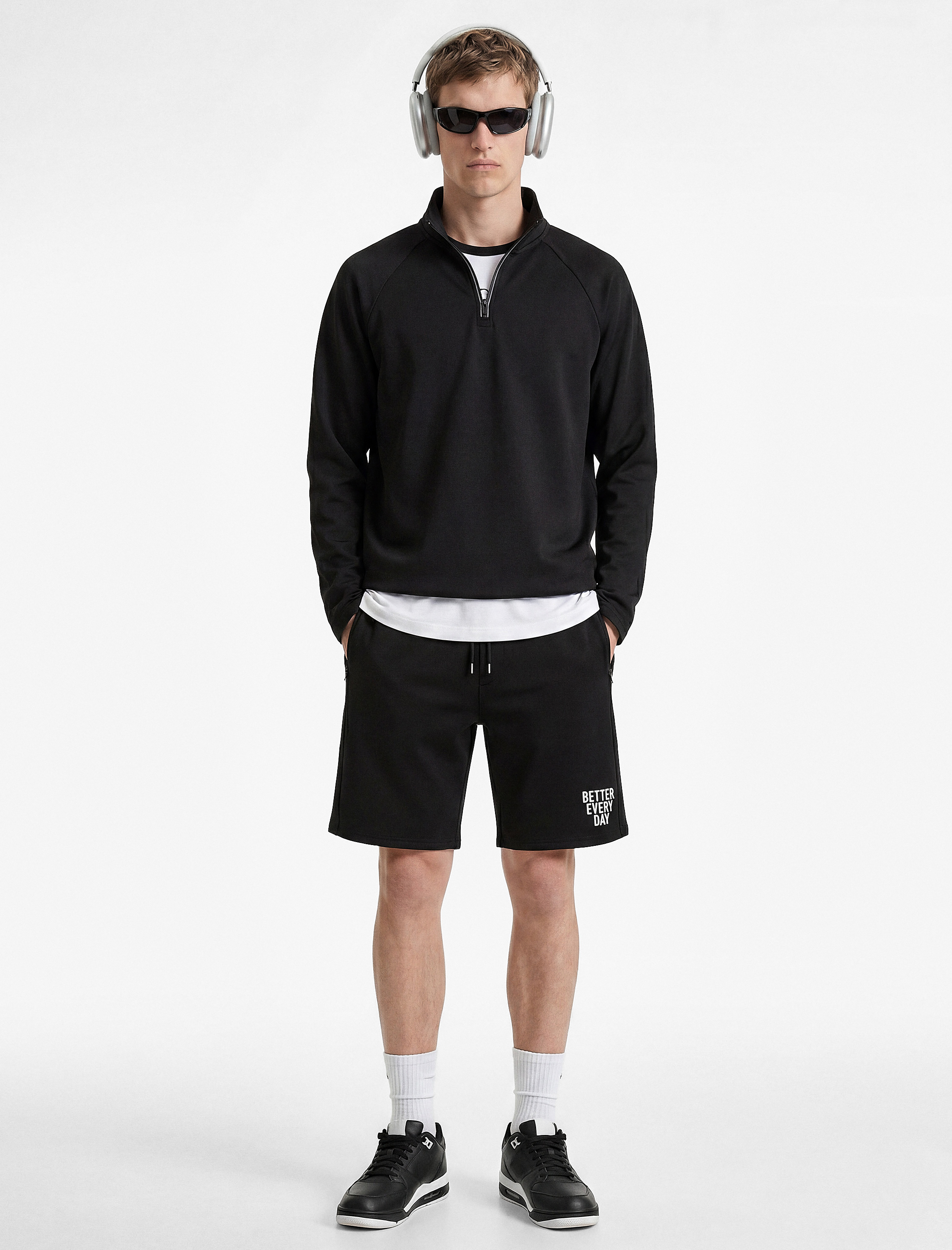   Straight Fit Beli Bağcıklı Baskılı Spor Şort