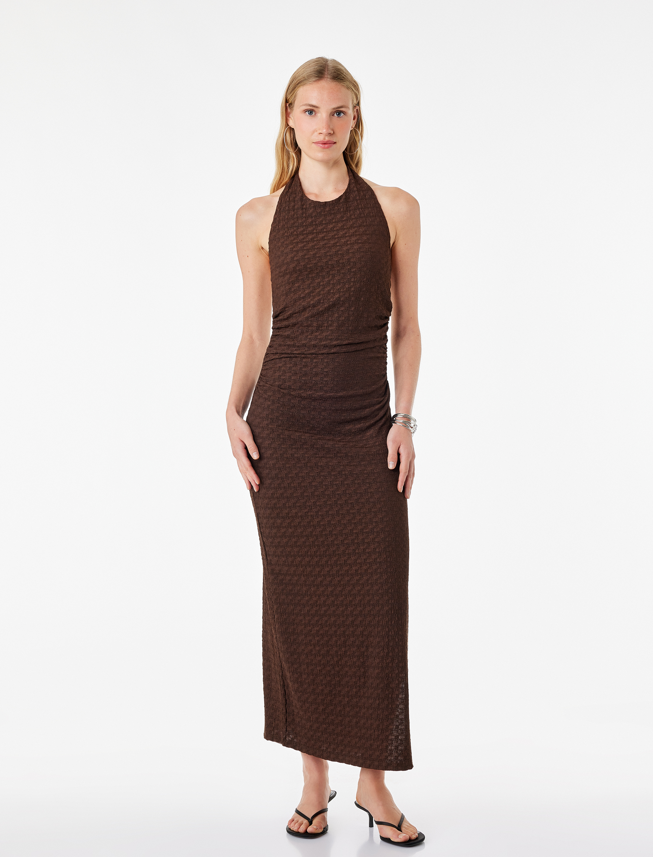   Bürümcük Kumaş Dokulu Slim Fit Sırt Detaylı Halter Yaka Midi Elbise