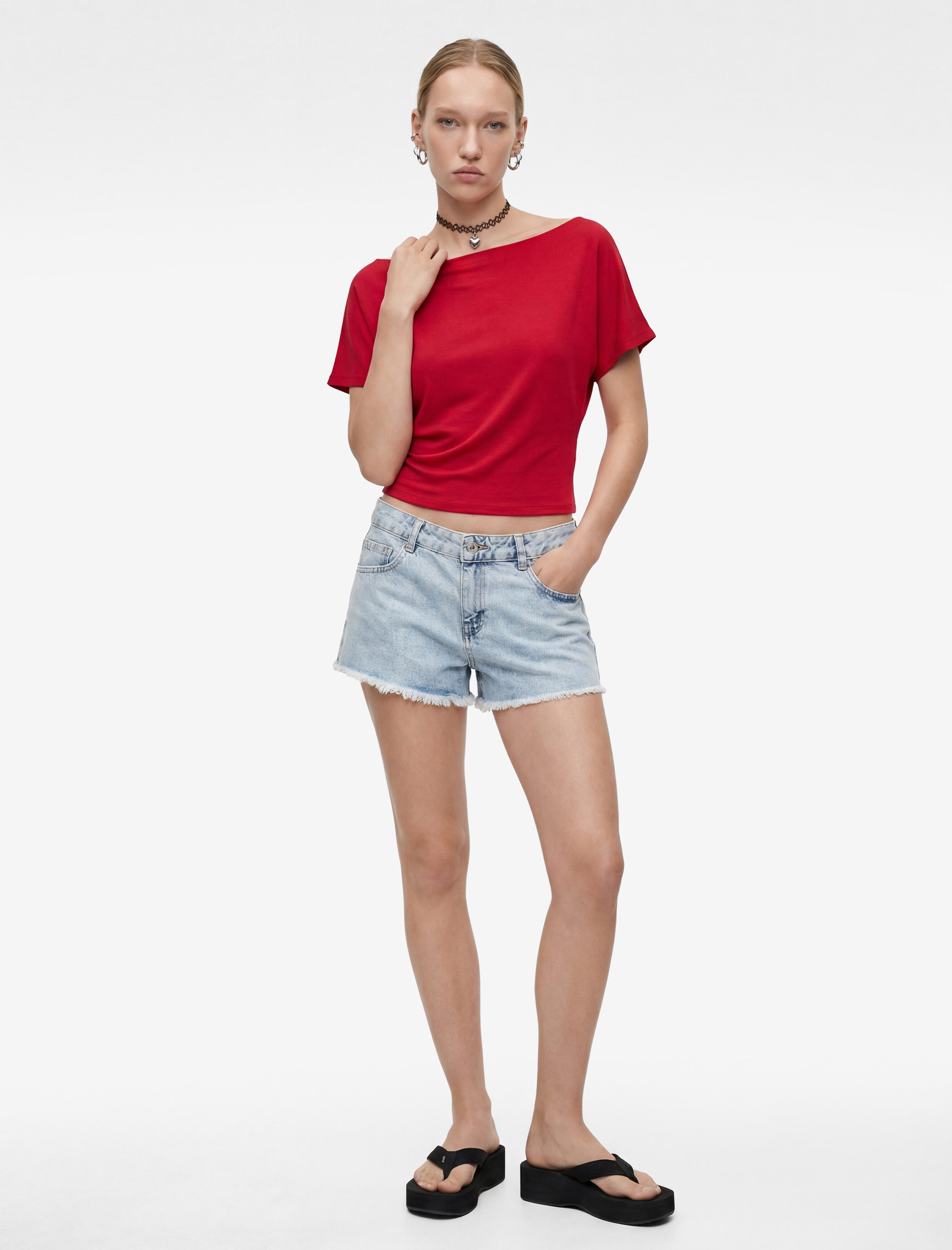   Modal Karışımlı Slim Fit Yarasa Kol Kayık Yaka Tişört