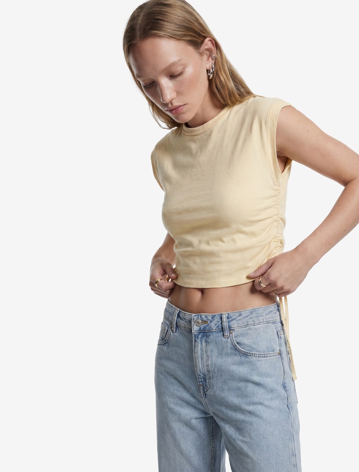  Pamuklu Kolsuz Bisiklet Yaka Büzgülü Crop Bluz
