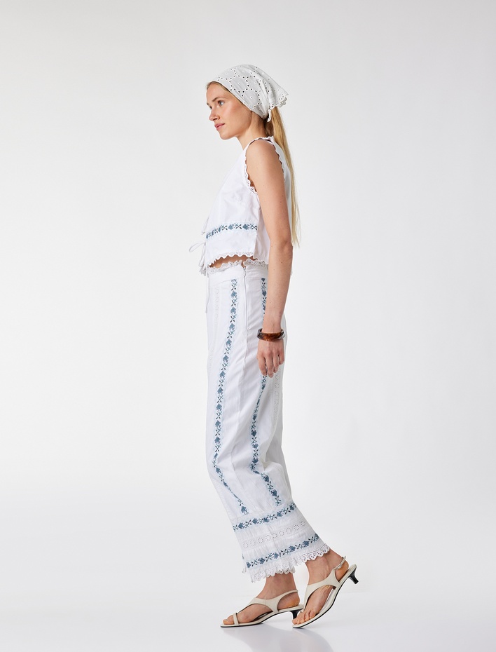  Pamuklu Etnik Motif Detaylı Nakışlı Dantelli Düz Bol Paça Pantolon
