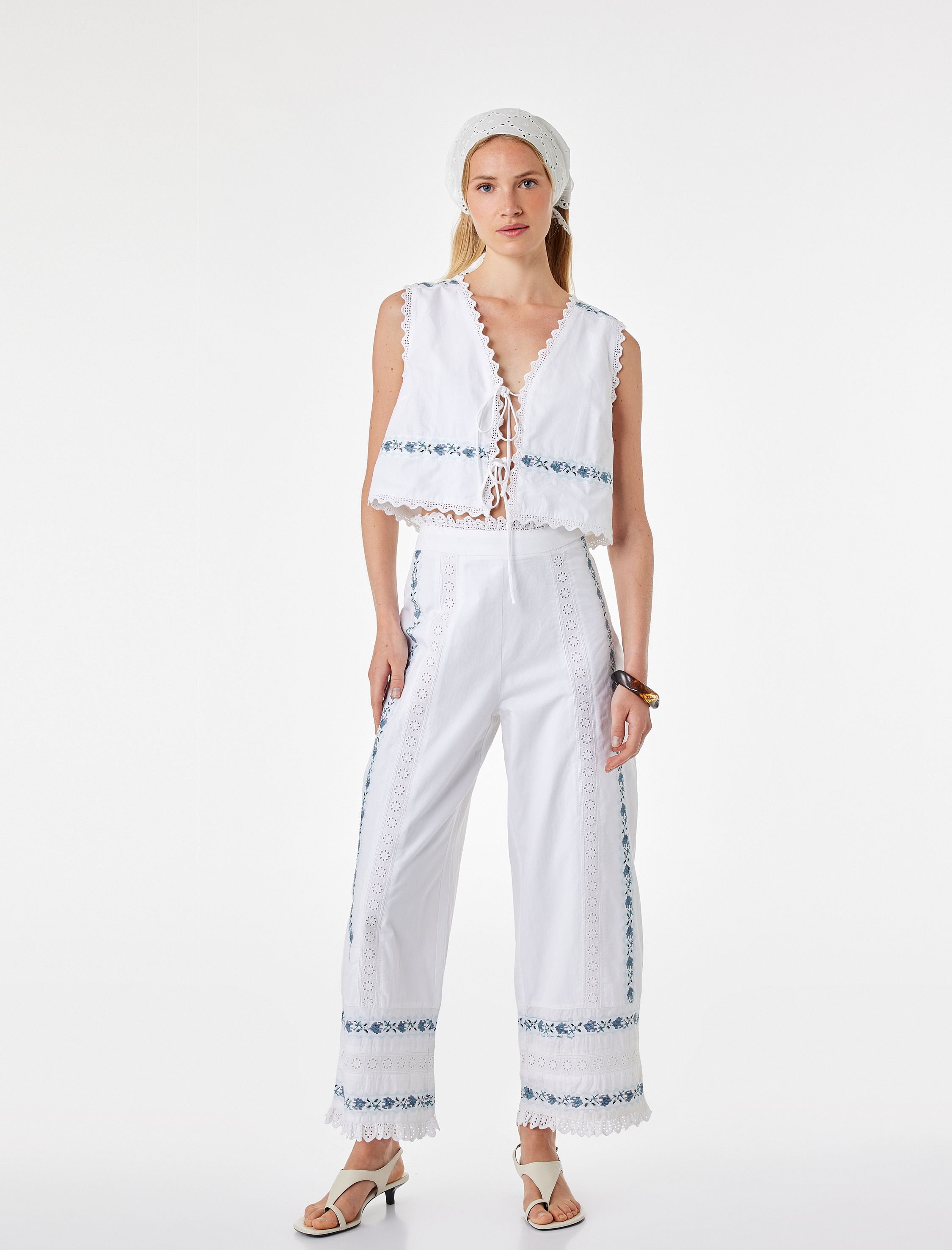   Pamuklu Etnik Motif Detaylı Nakışlı Dantelli Düz Bol Paça Pantolon