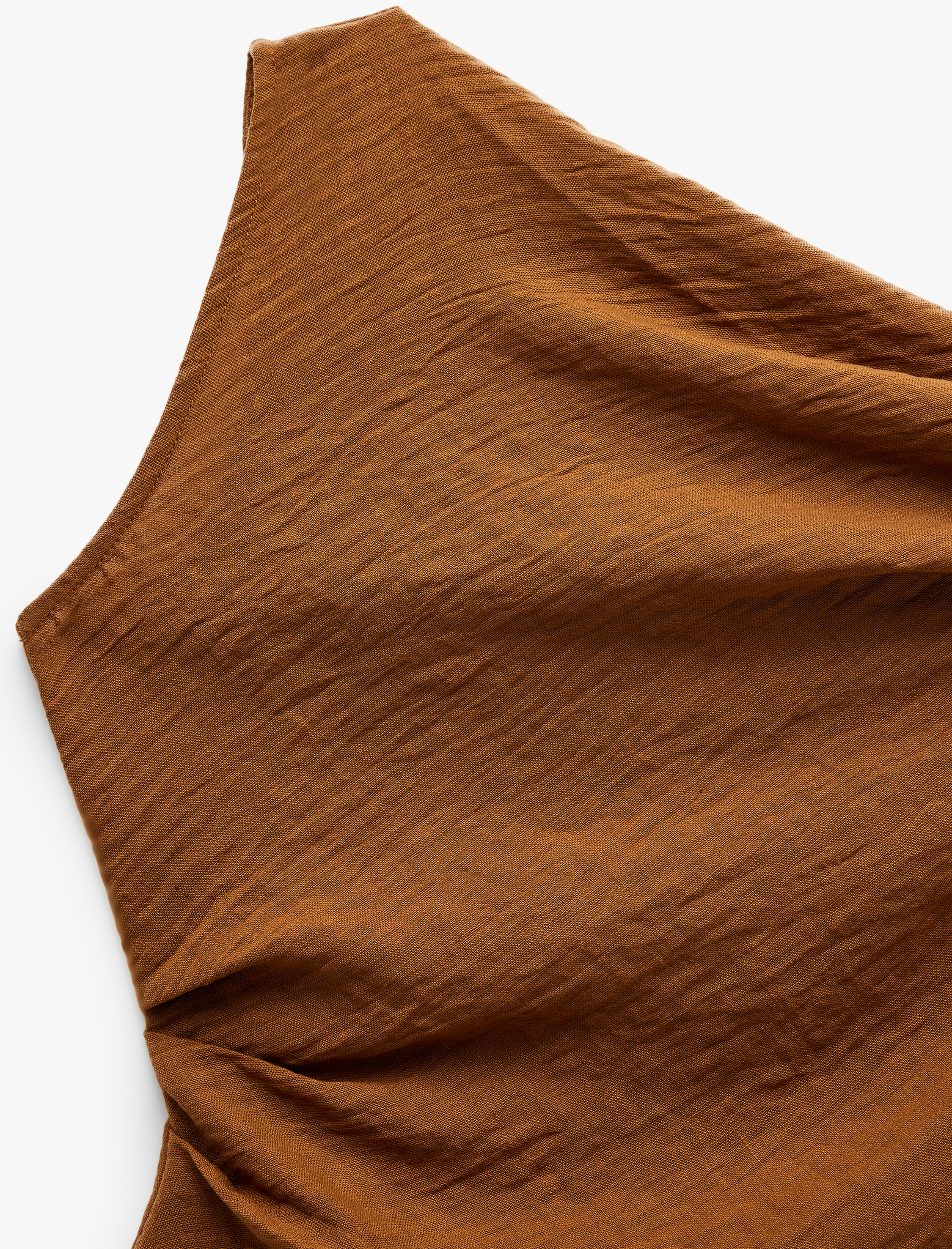   Keten Görünümlü Slim Fit Kolsuz Asimetrik Kesim Kayık Yaka Bluz