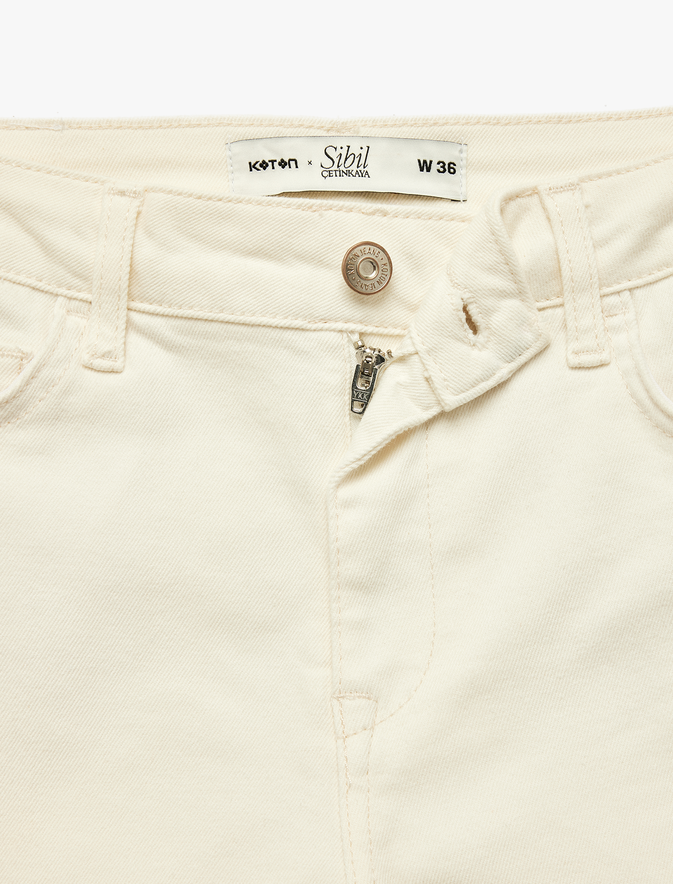  Koton X Sibil Çetinkaya - Pamuklu Düğmeli Cepli Slim Fit Kapri Pantolon