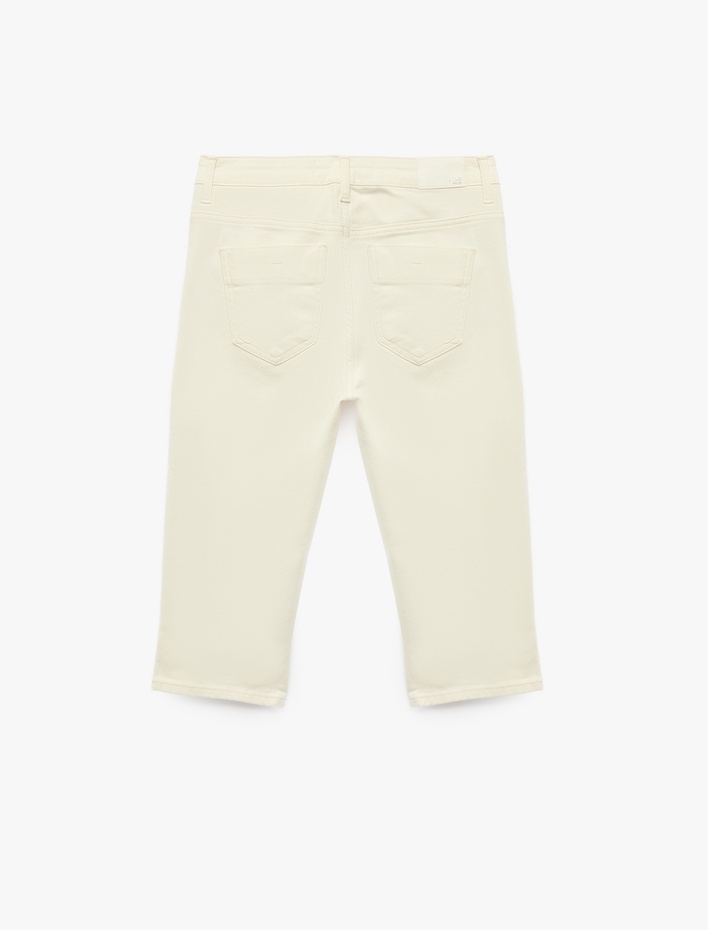  Koton X Sibil Çetinkaya - Pamuklu Düğmeli Cepli Slim Fit Kapri Pantolon