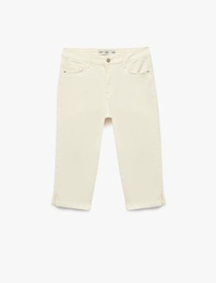 Koton X Sibil Çetinkaya - Pamuklu Düğmeli Cepli Slim Fit Kapri Pantolon