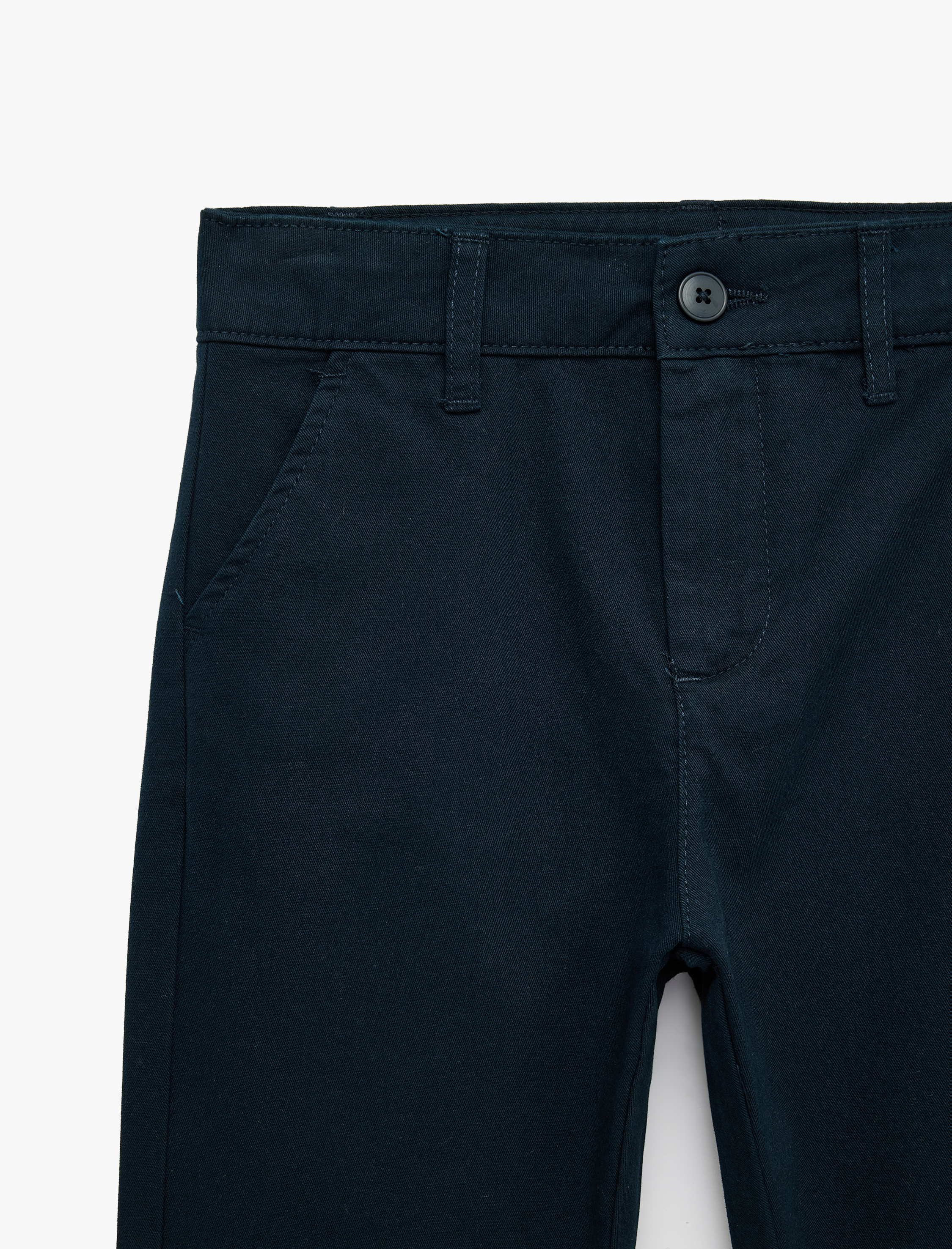  Erkek Çocuk Düğmeli Pamuklu Gabardin Chino Pantolon