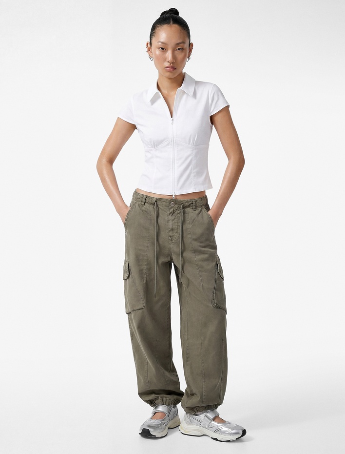  Slim Fit Kısa Kollu Klasik Yaka Fermuarlı Crop Gömlek