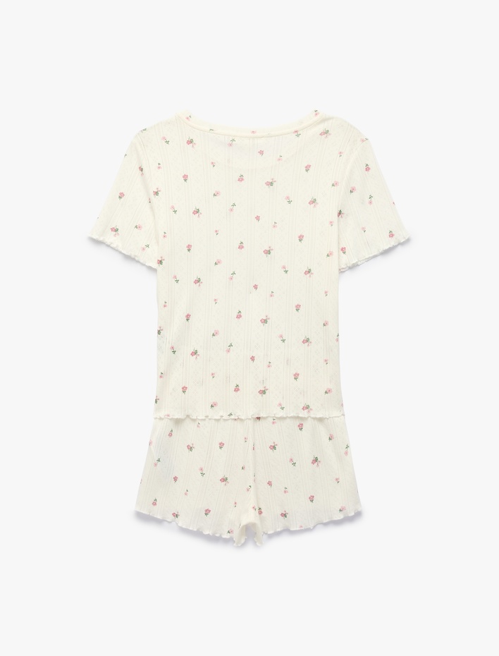  Pamuklu Çiçek Desenli Rahat Kesim Şortlu Pijama Takımı