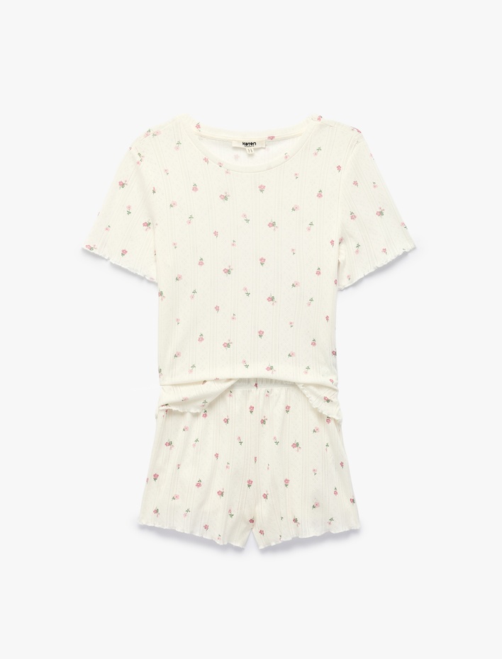  Pamuklu Çiçek Desenli Rahat Kesim Şortlu Pijama Takımı
