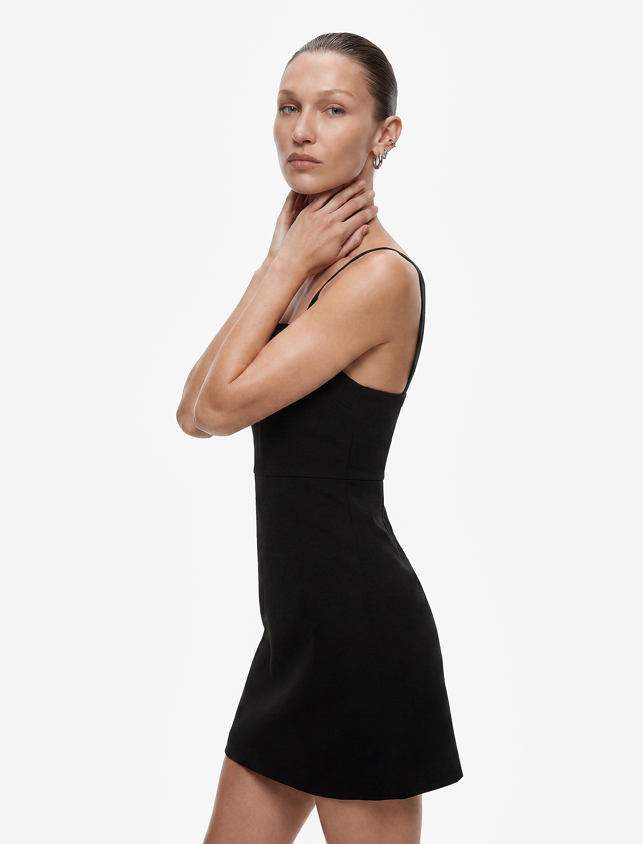   Kare Yaka Kalın Askılı Fiyonklu Saten Bodycon Mini Abiye Elbise